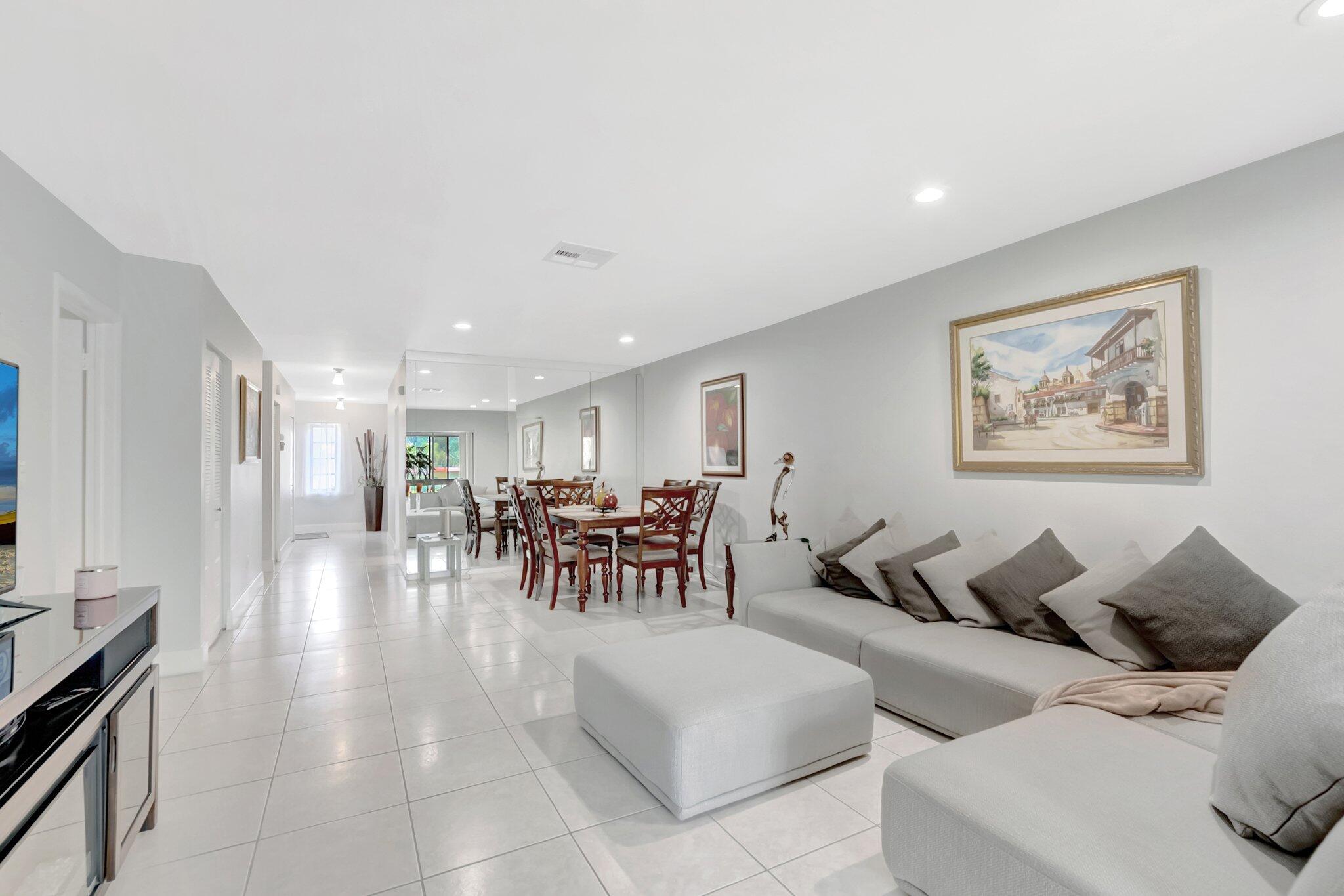 21214 Lago #8f, Boca Raton FL 33433