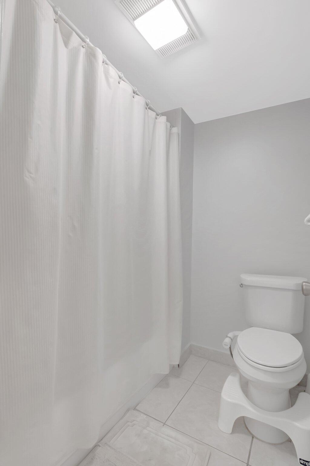 21214 Lago #8f, Boca Raton FL 33433