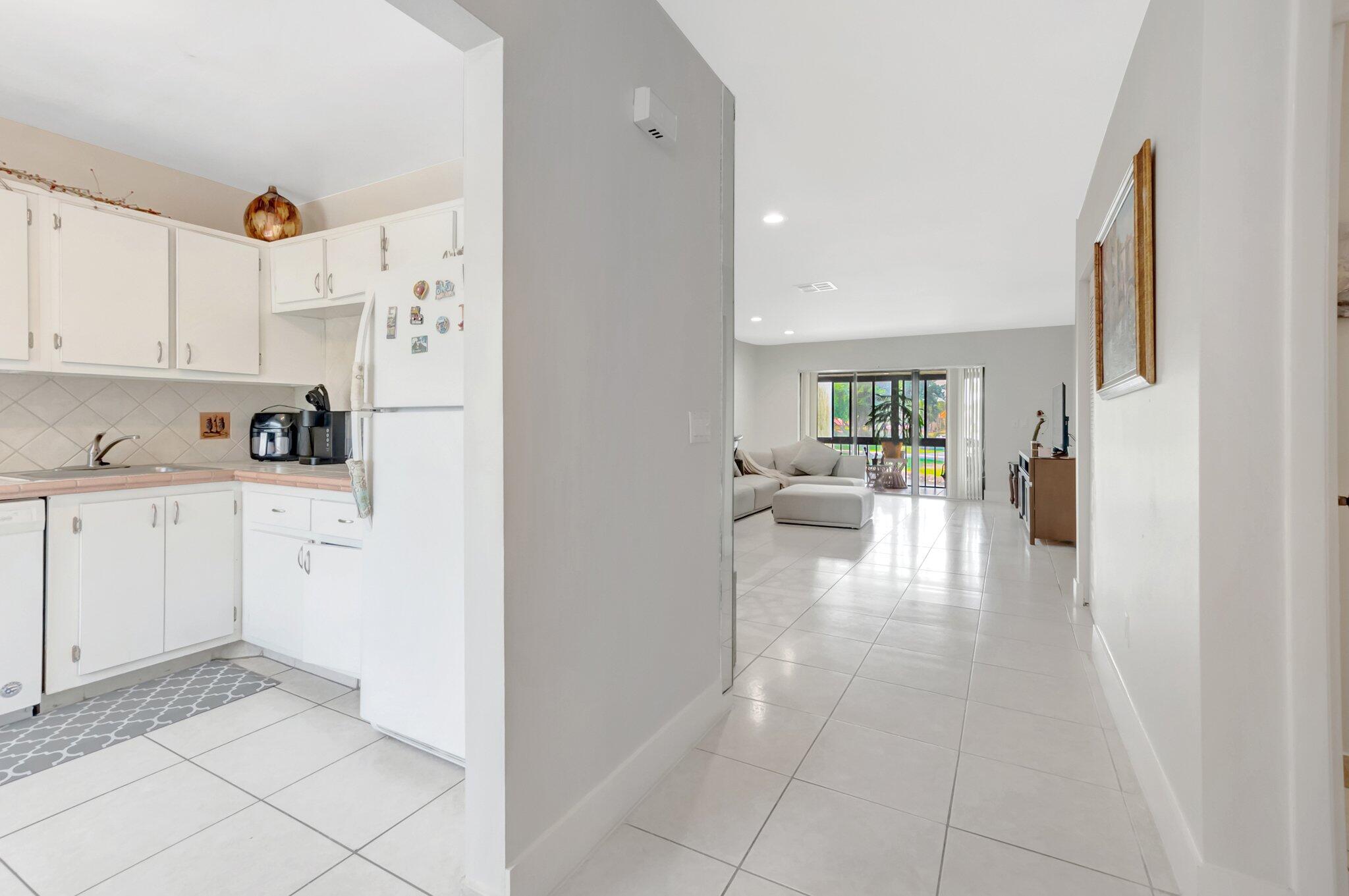 21214 Lago #8f, Boca Raton FL 33433