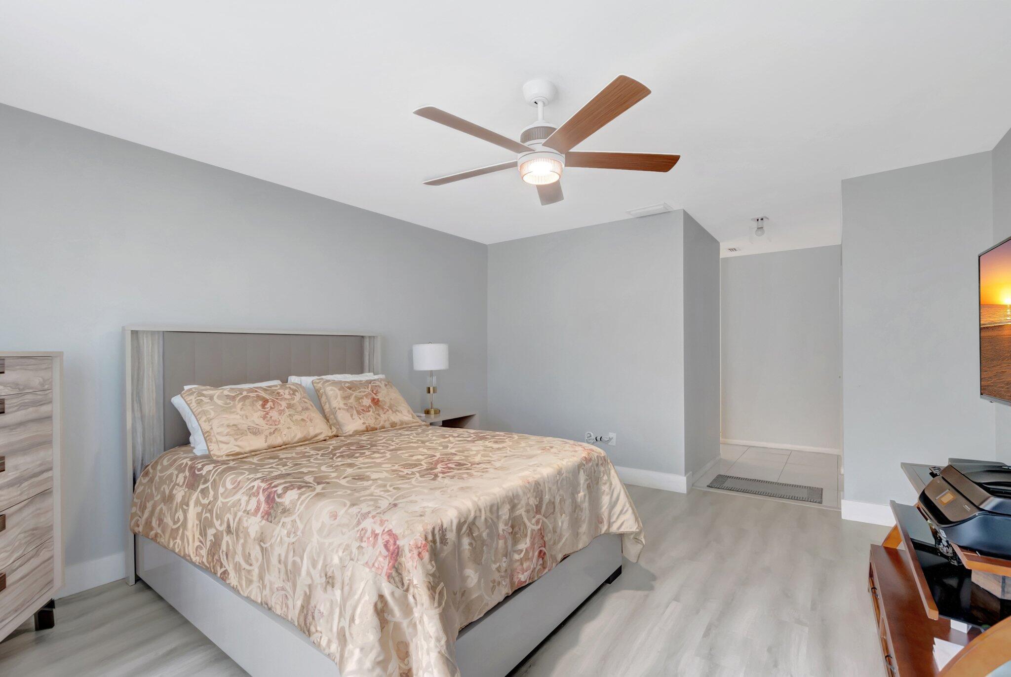 21214 Lago #8f, Boca Raton FL 33433