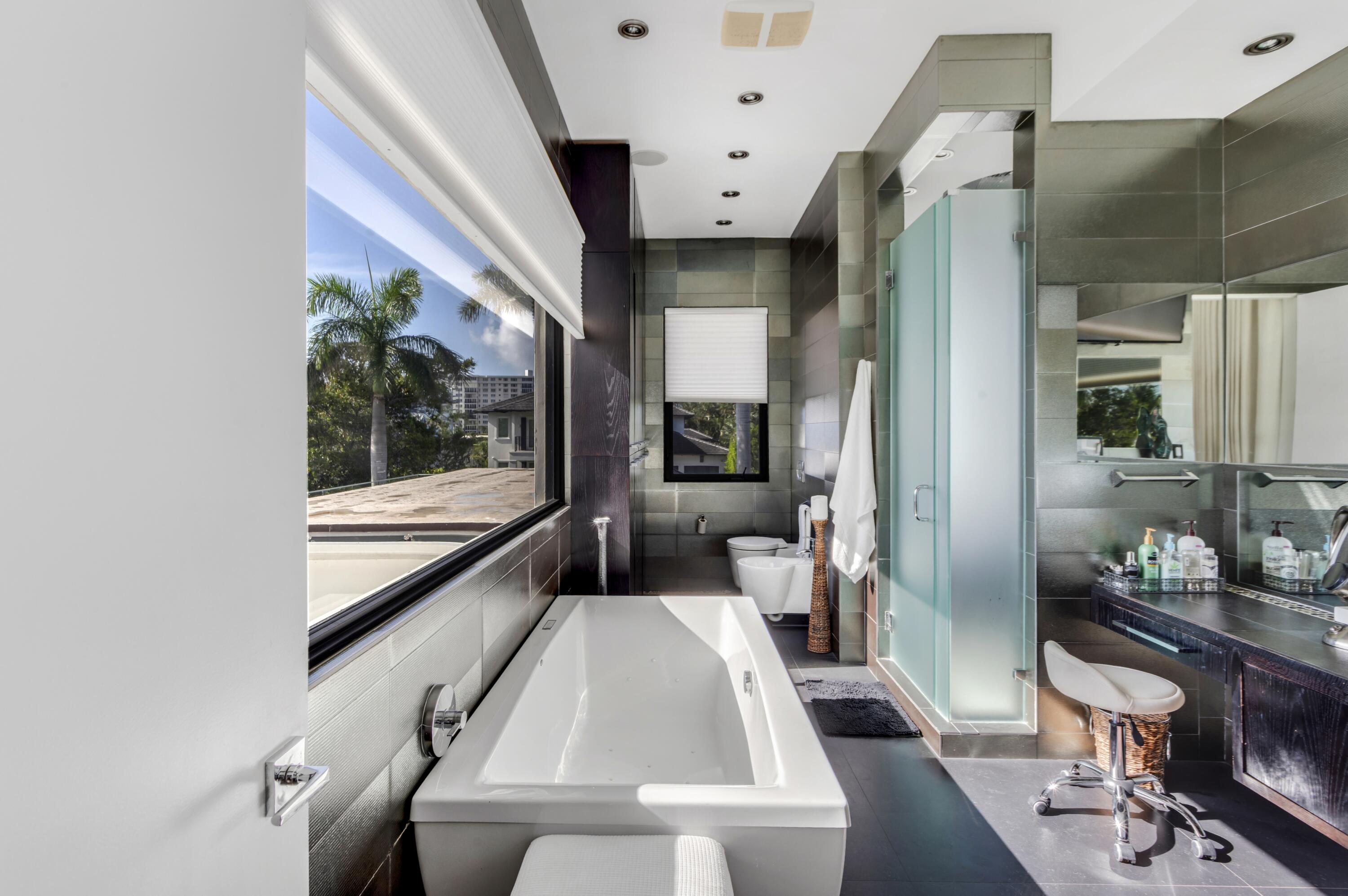201 Palm, Delray Beach FL 33483