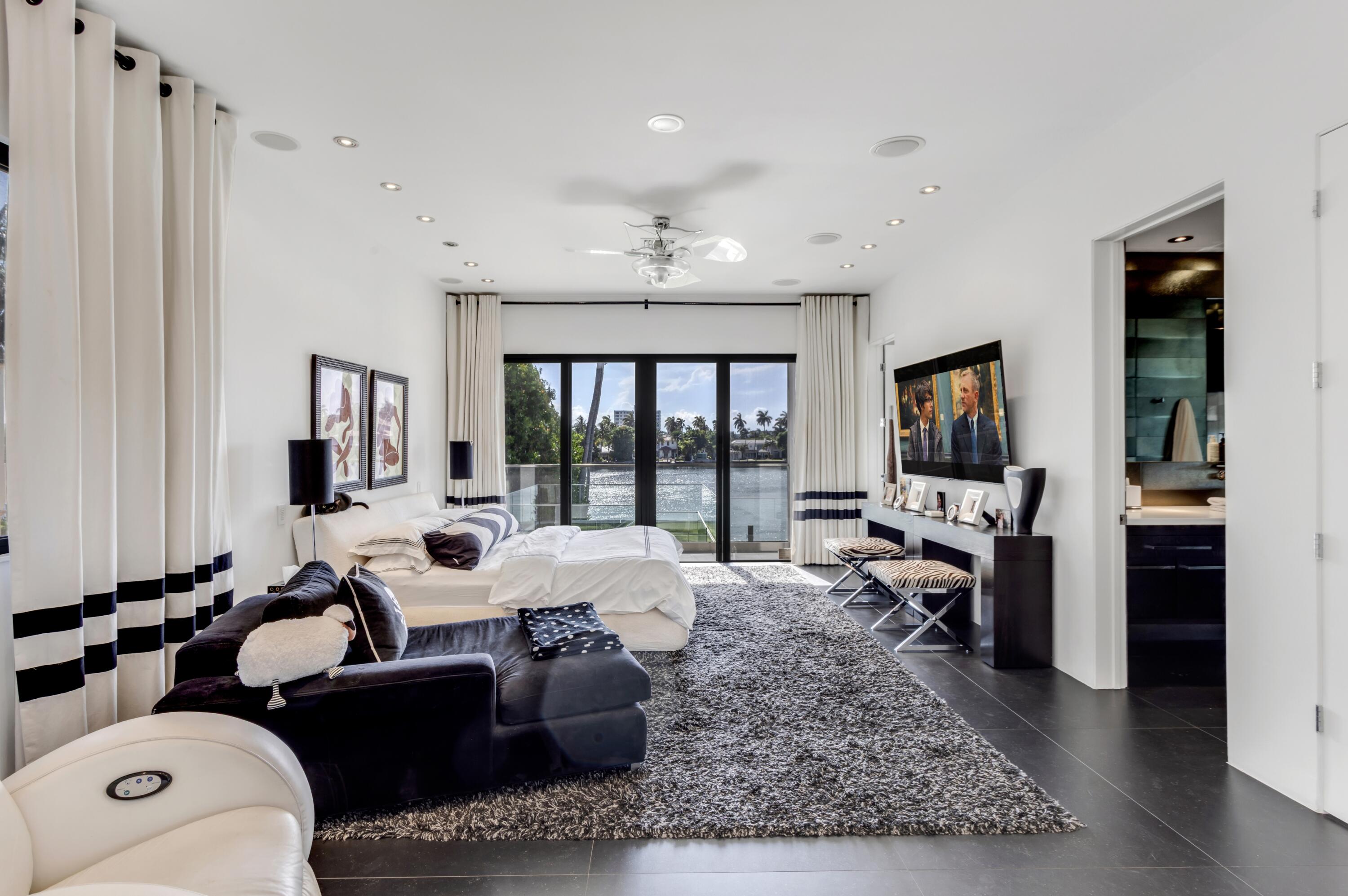 201 Palm, Delray Beach FL 33483