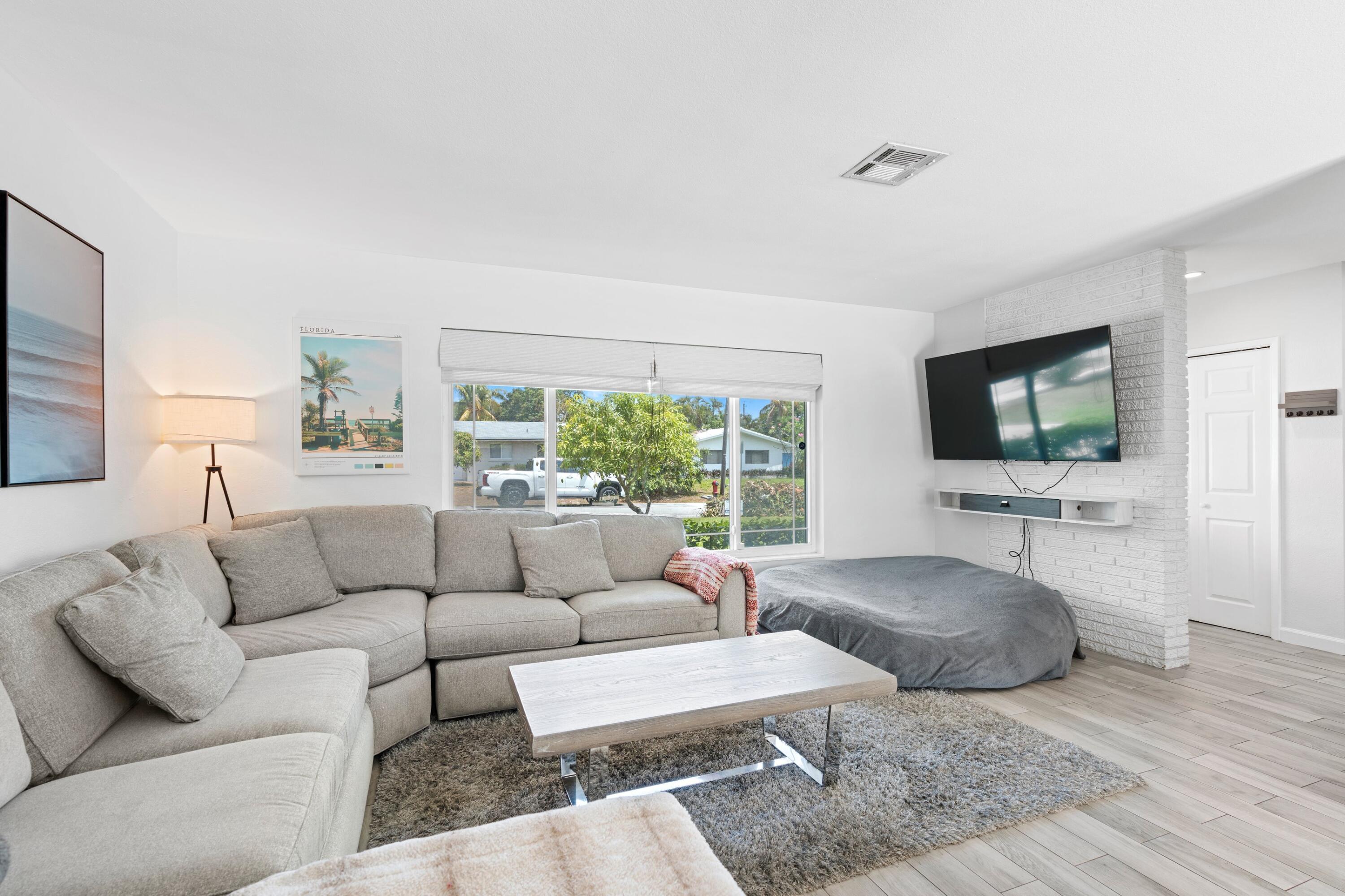 226 SW 13th, Boynton Beach FL 33435