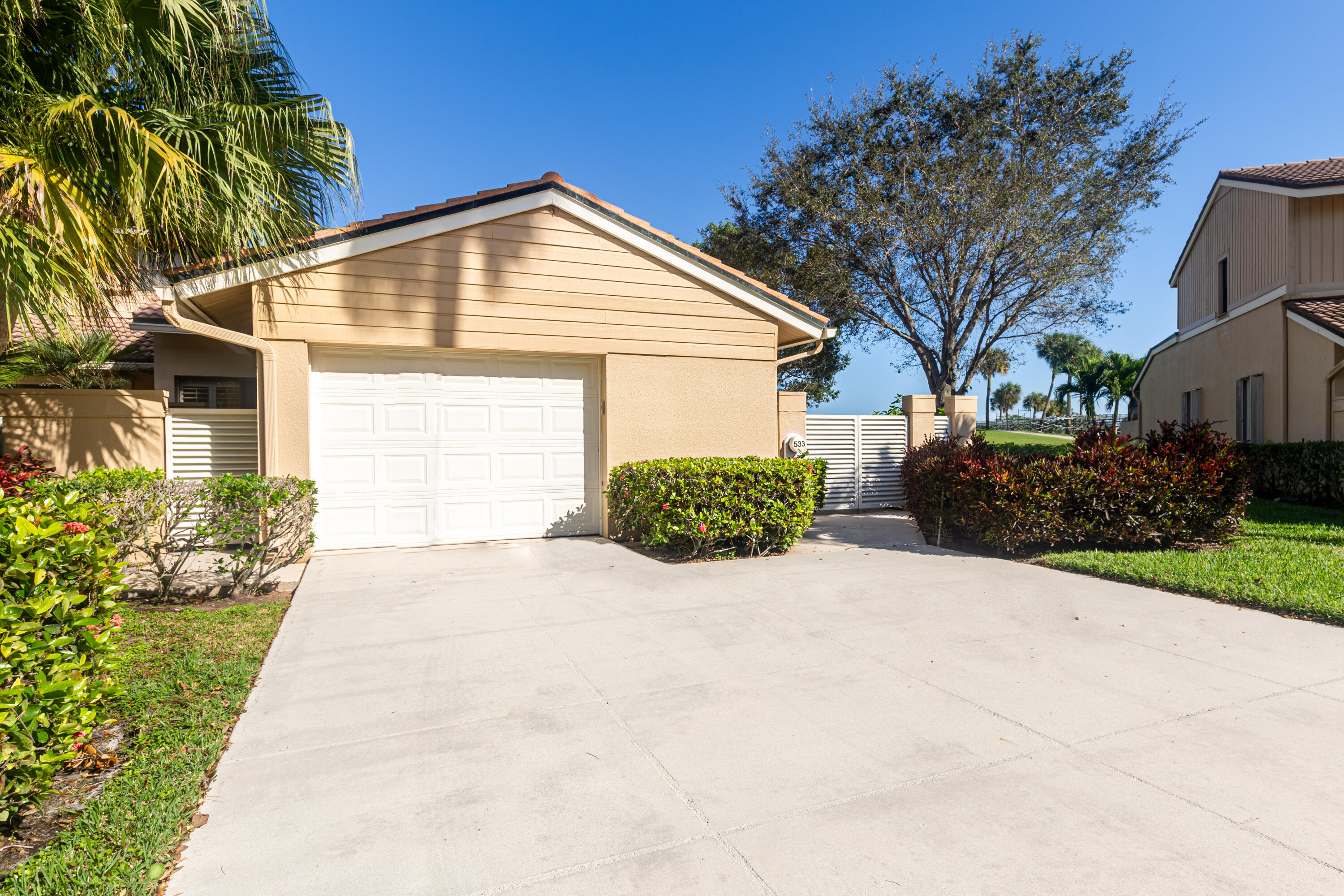 533 Prestwick, Palm Beach Gardens FL 33418