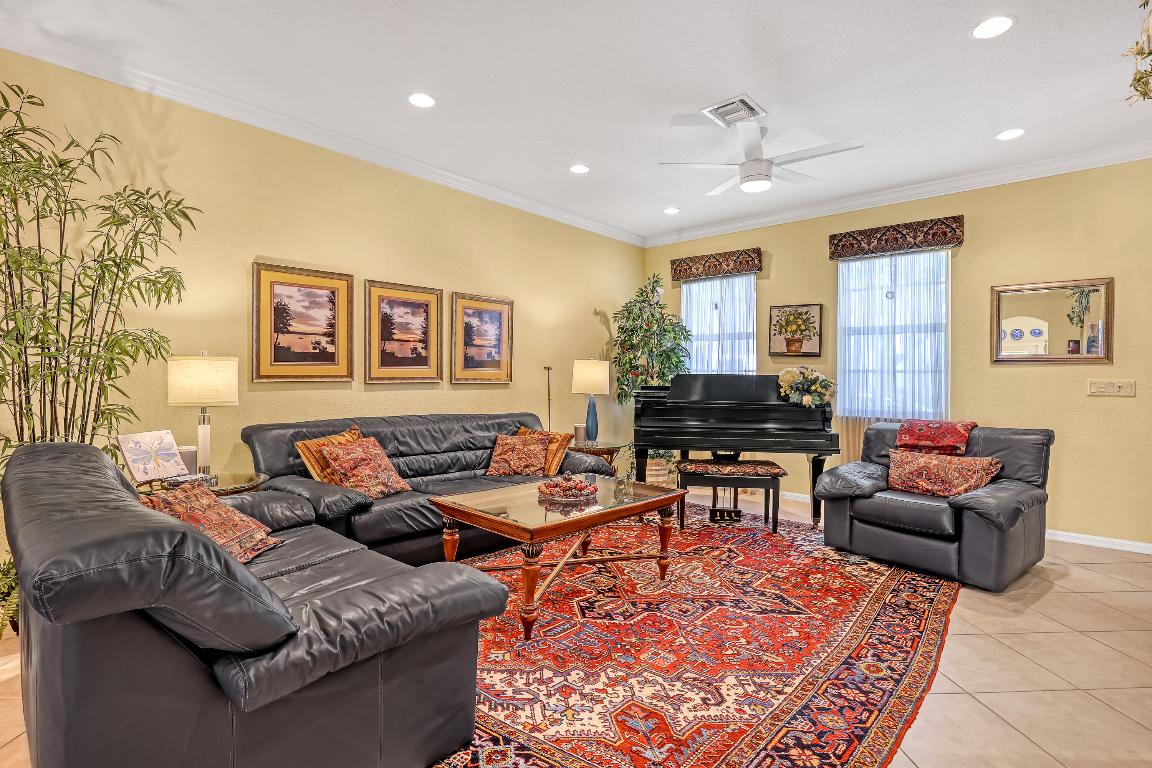 187 E Bay Cedar, Jupiter FL 33458