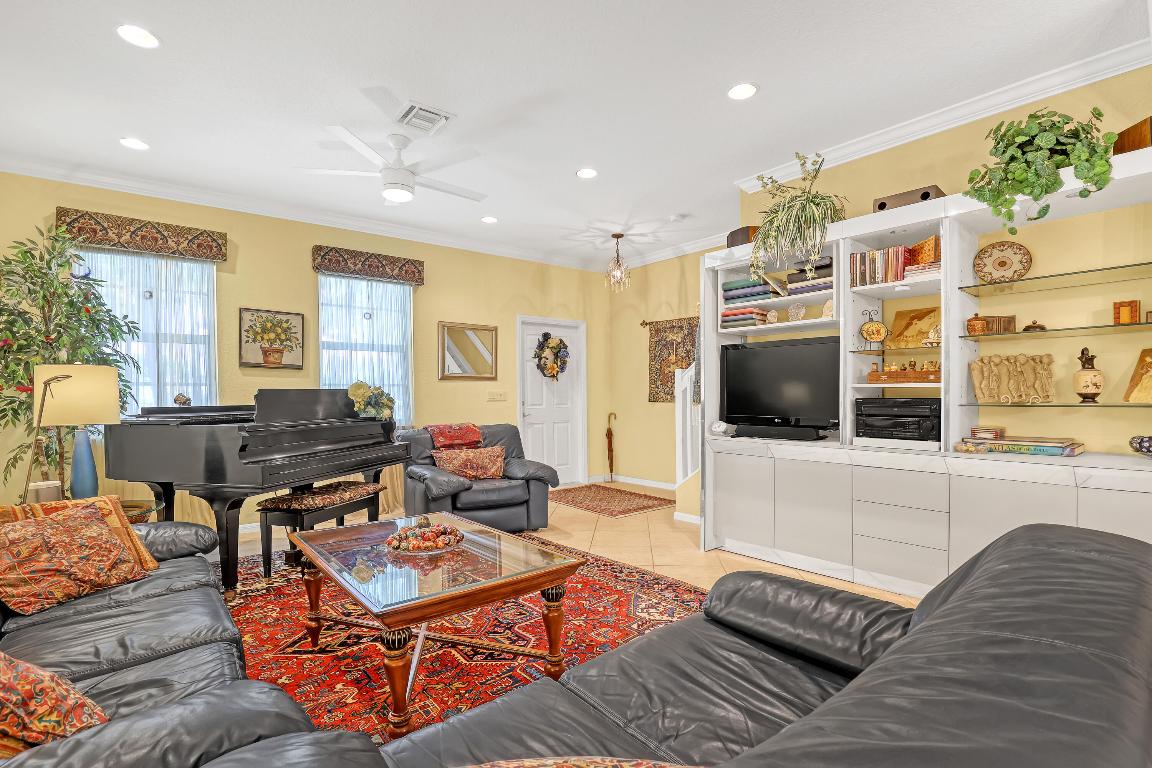 187 E Bay Cedar, Jupiter FL 33458