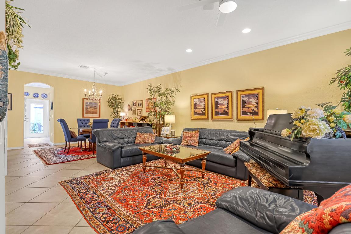 187 E Bay Cedar, Jupiter FL 33458