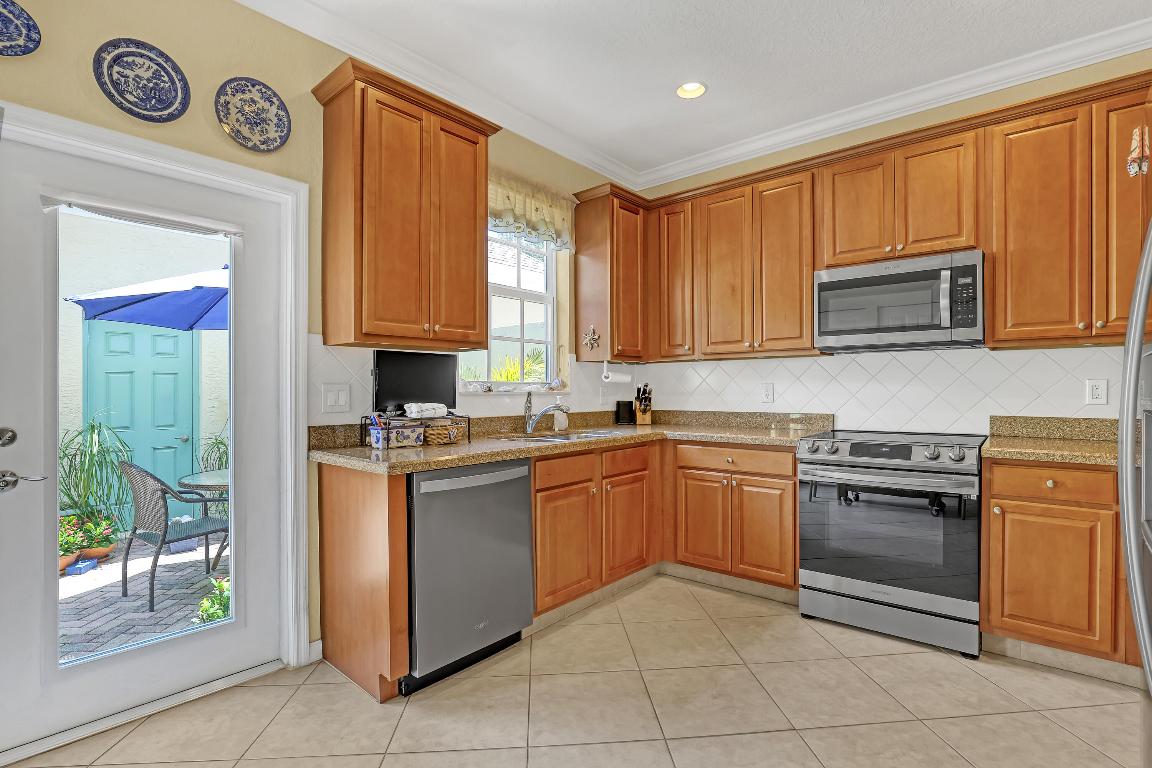 187 E Bay Cedar, Jupiter FL 33458