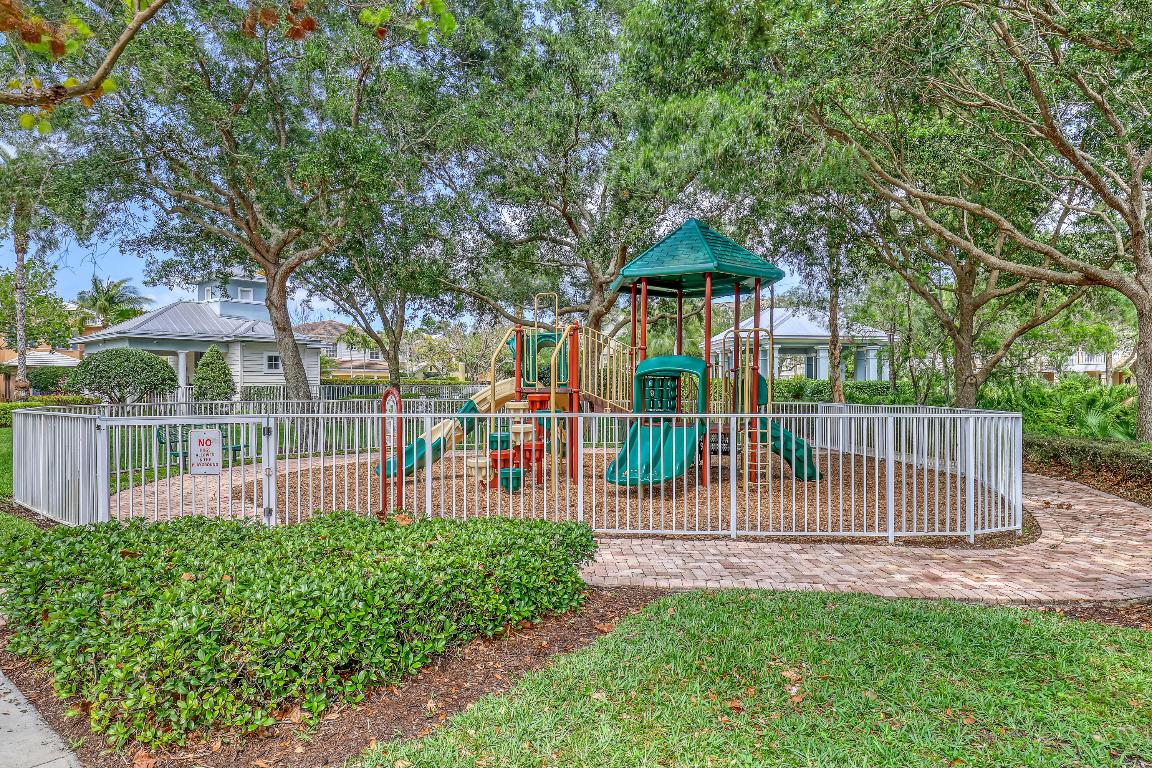 187 E Bay Cedar, Jupiter FL 33458