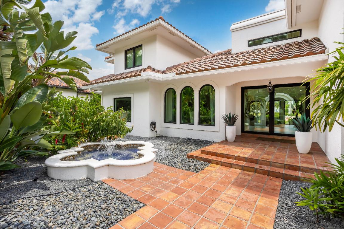 18743 Long Lake, Boca Raton FL 33496