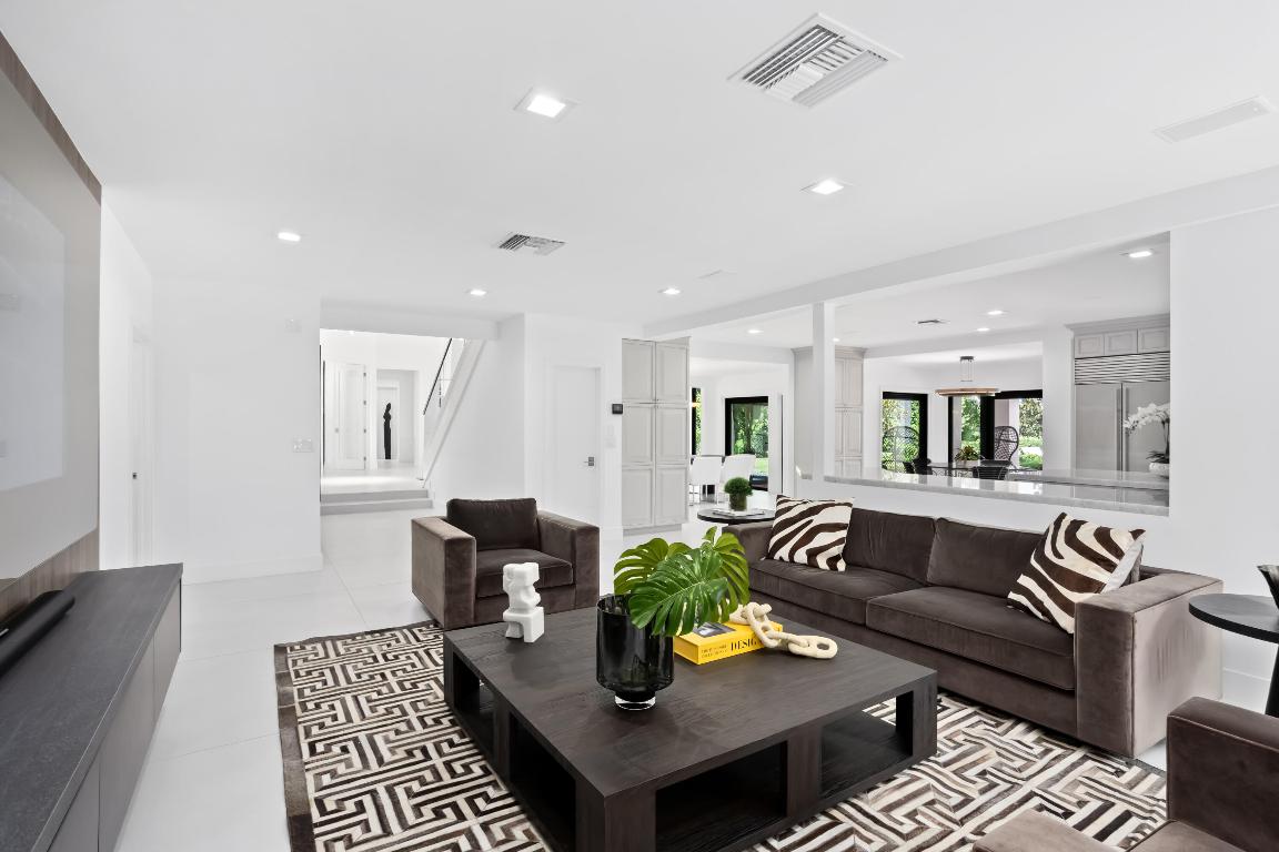 18743 Long Lake, Boca Raton FL 33496