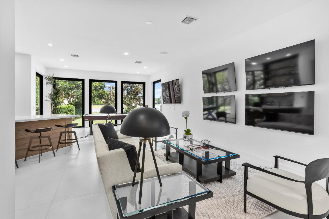 18743 Long Lake, Boca Raton FL 33496