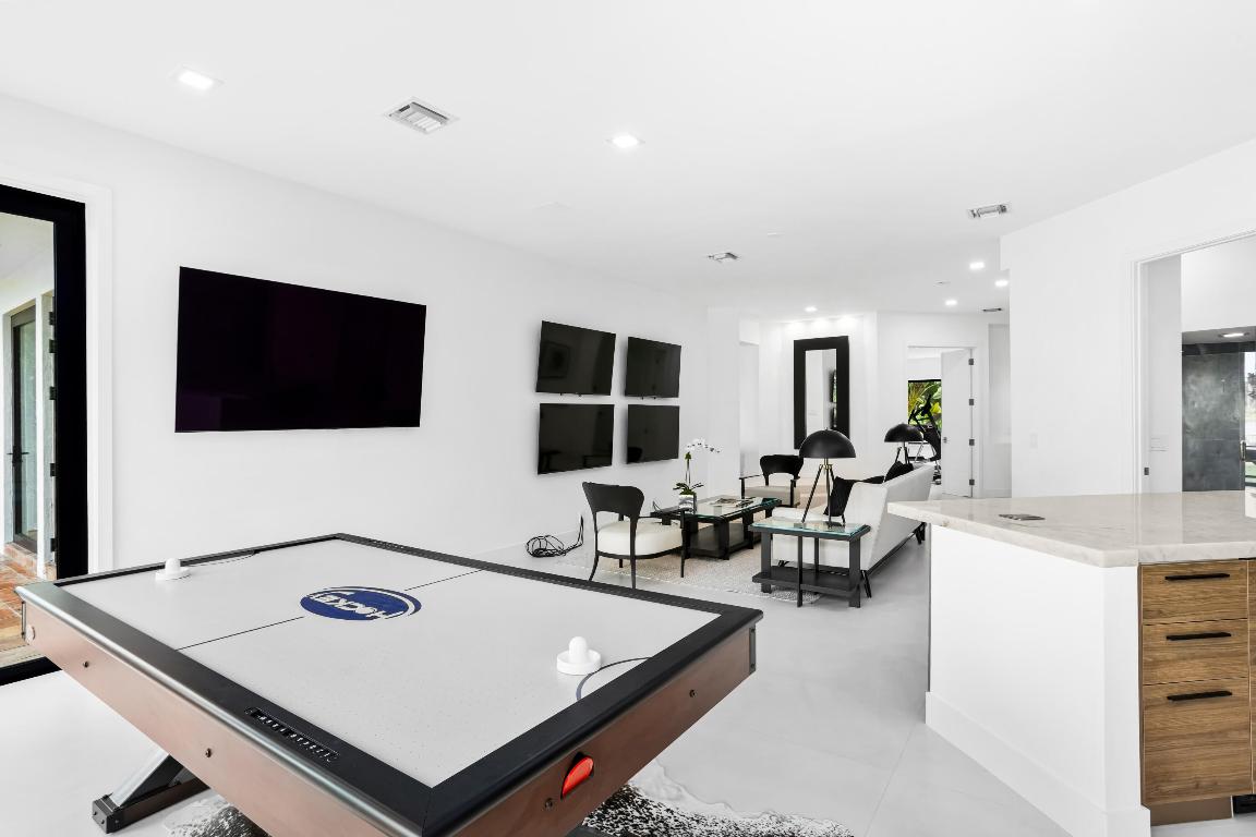 18743 Long Lake, Boca Raton FL 33496