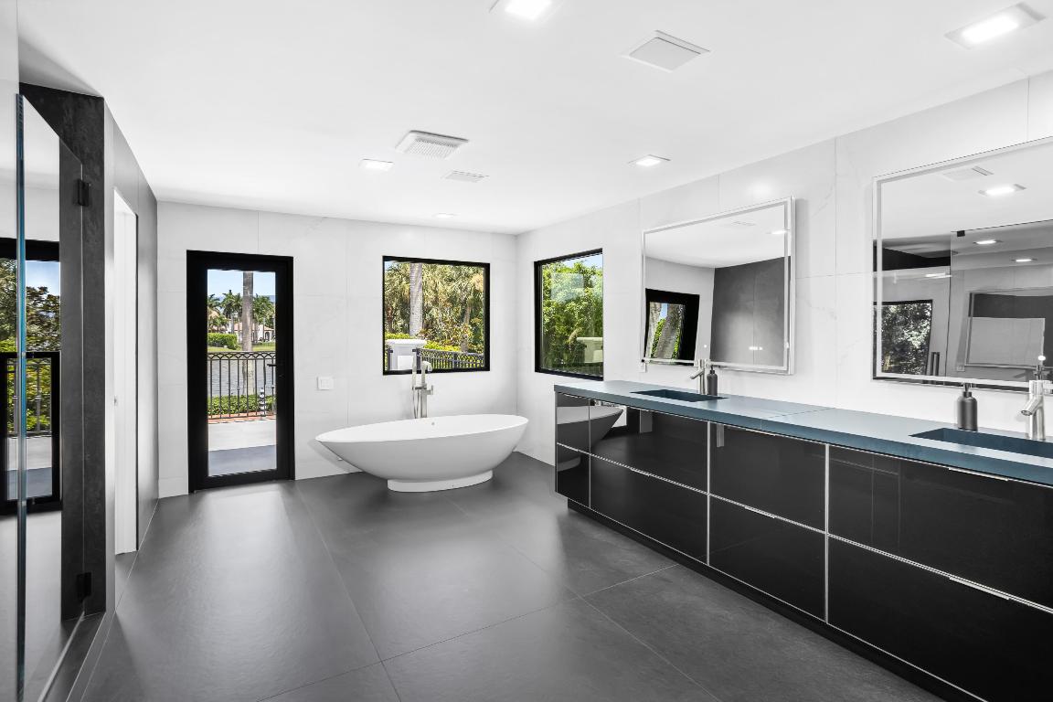 18743 Long Lake, Boca Raton FL 33496