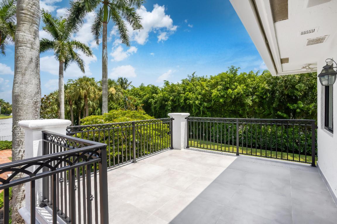 18743 Long Lake, Boca Raton FL 33496