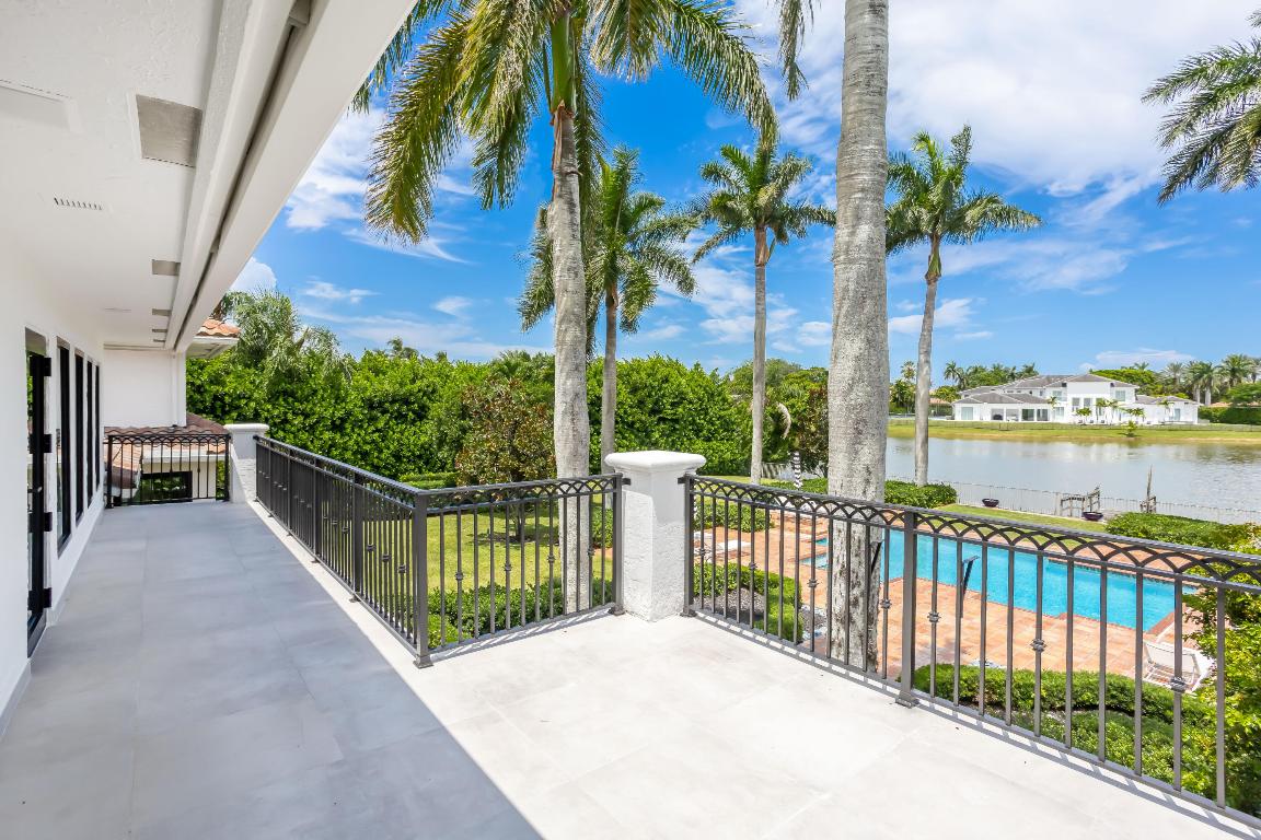18743 Long Lake, Boca Raton FL 33496
