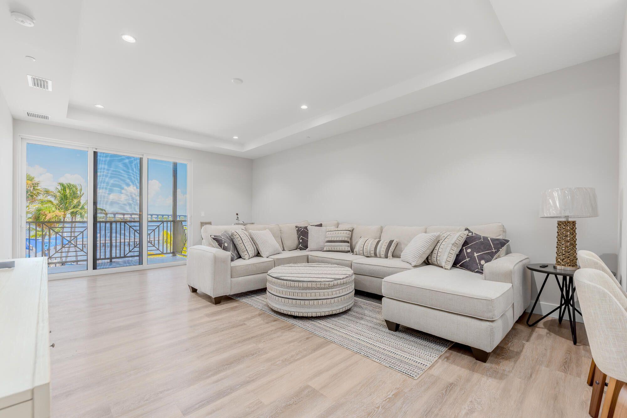 41 SW Seminole #305, Stuart FL 34994