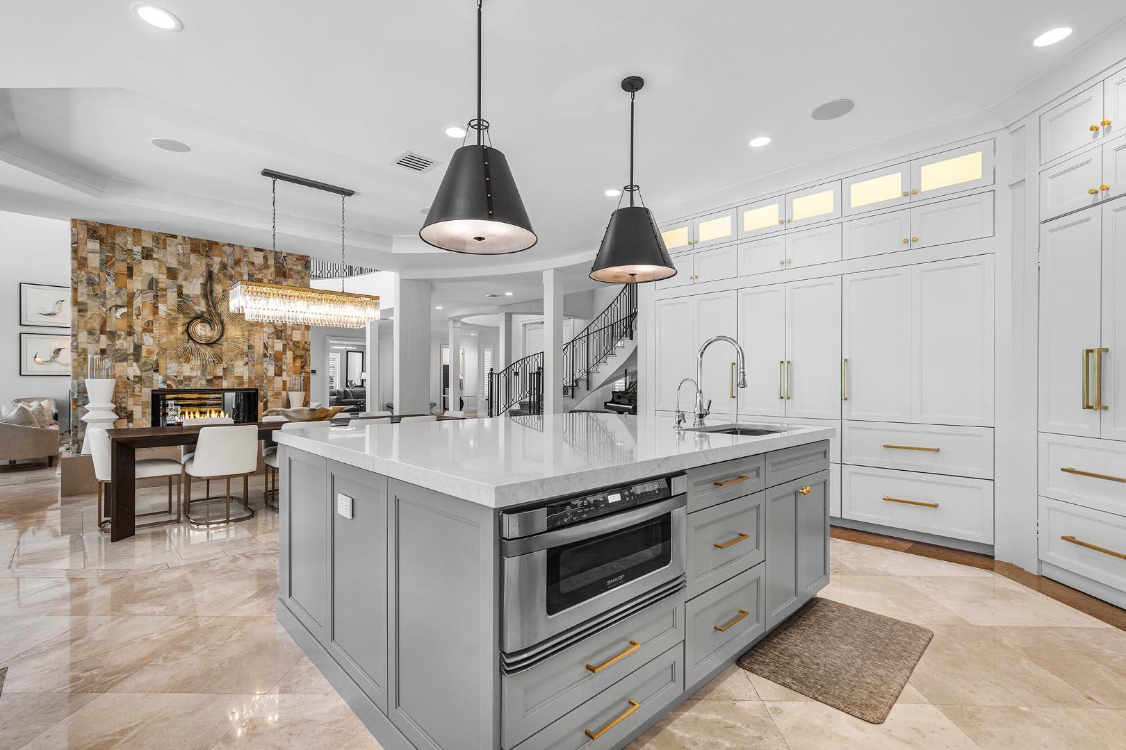 121 Royal Palm, Boca Raton FL 33432