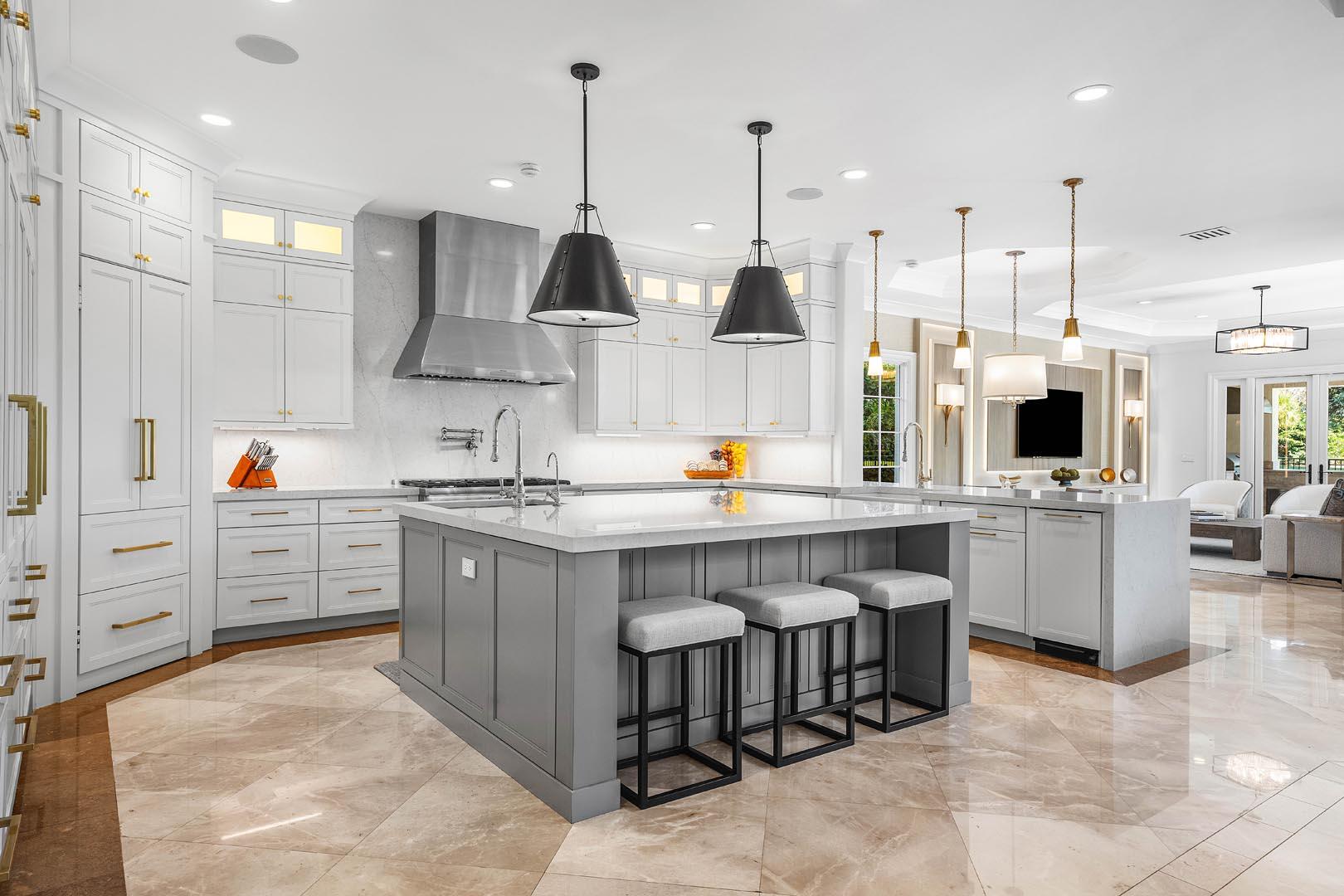 121 Royal Palm, Boca Raton FL 33432