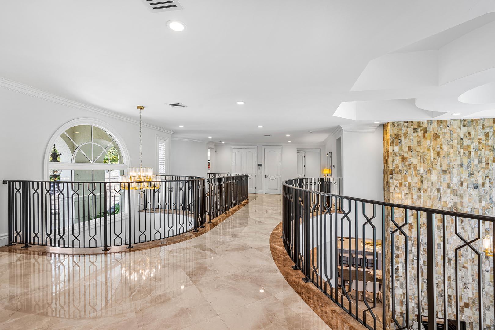 121 Royal Palm, Boca Raton FL 33432