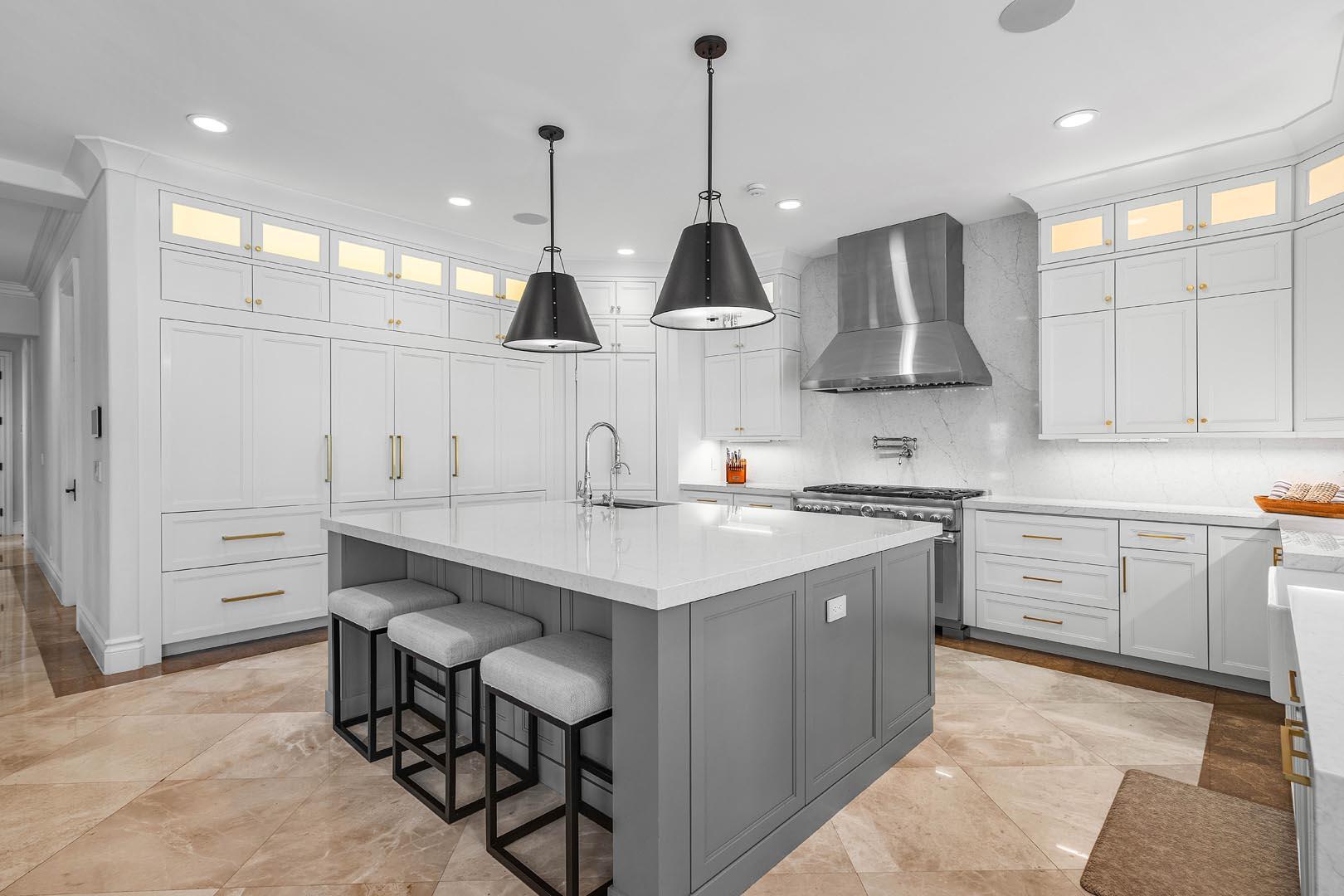 121 Royal Palm, Boca Raton FL 33432