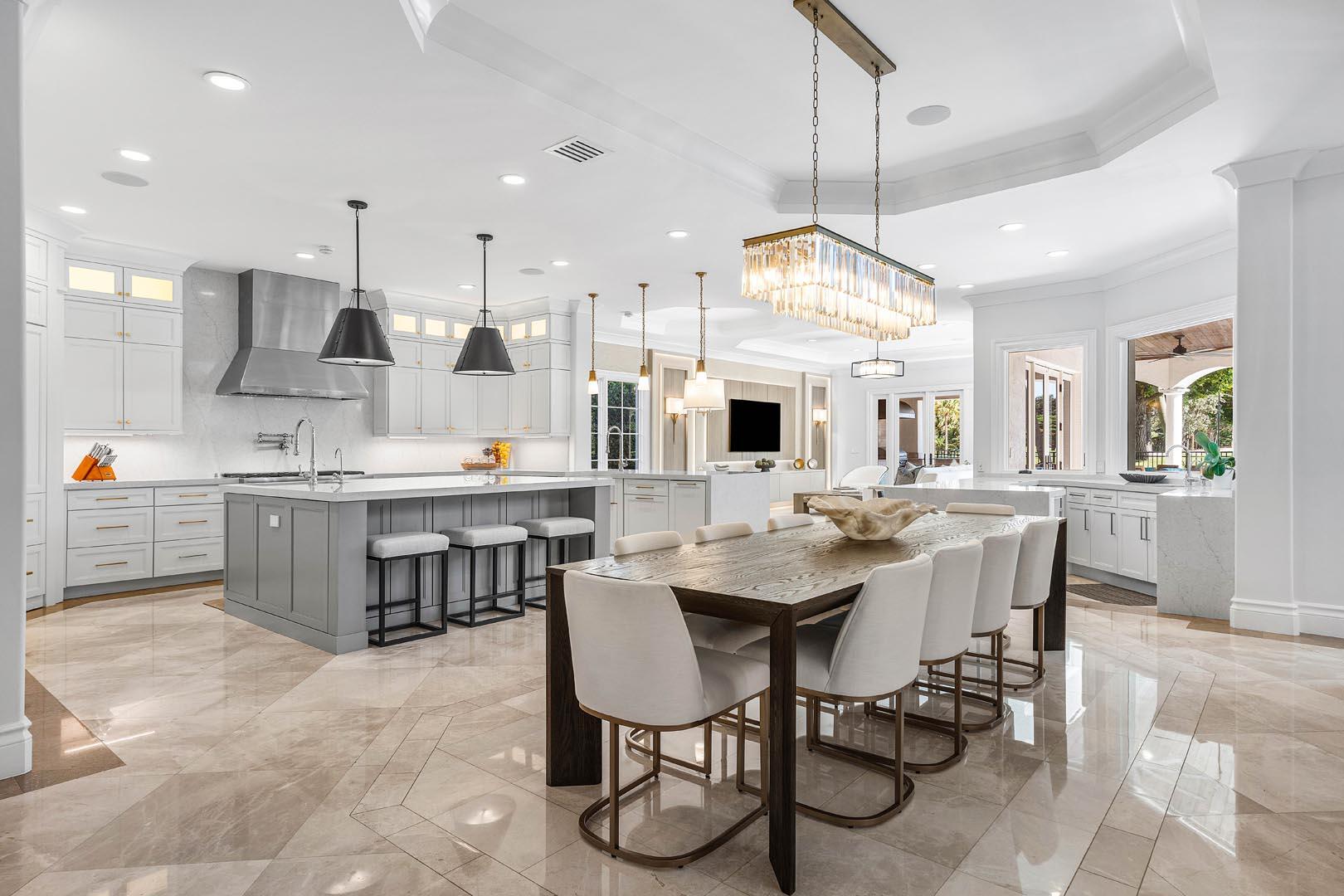 121 Royal Palm, Boca Raton FL 33432