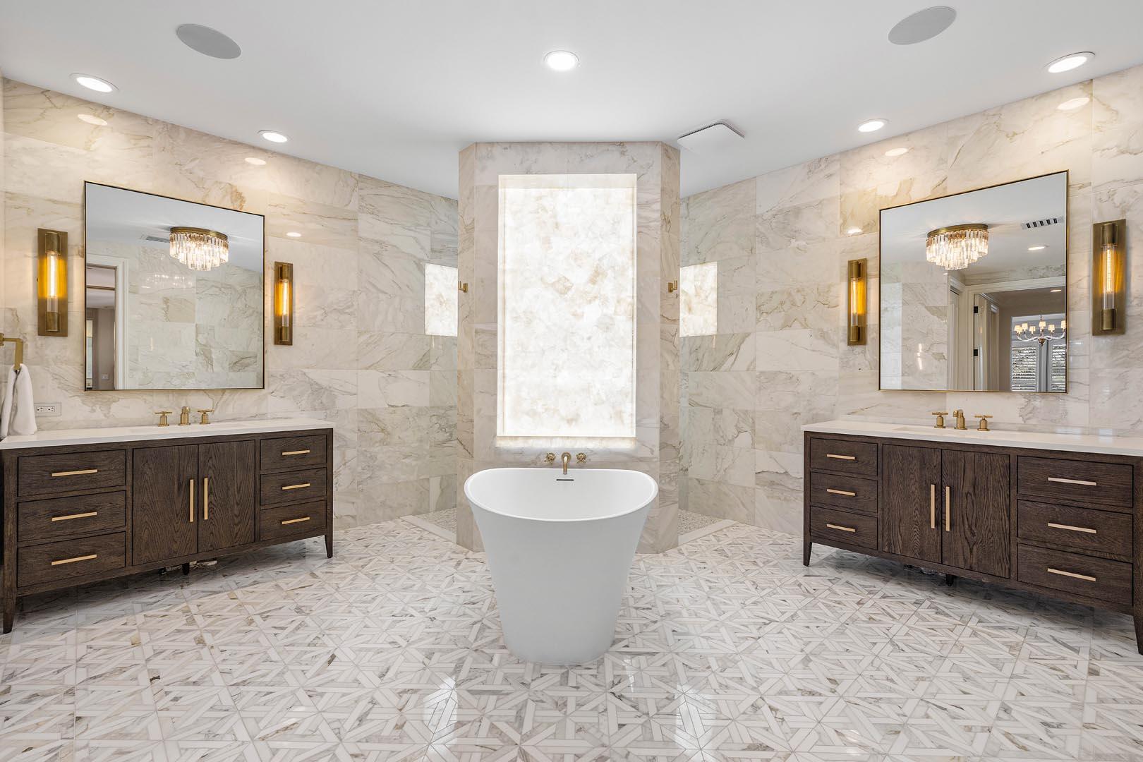 121 Royal Palm, Boca Raton FL 33432