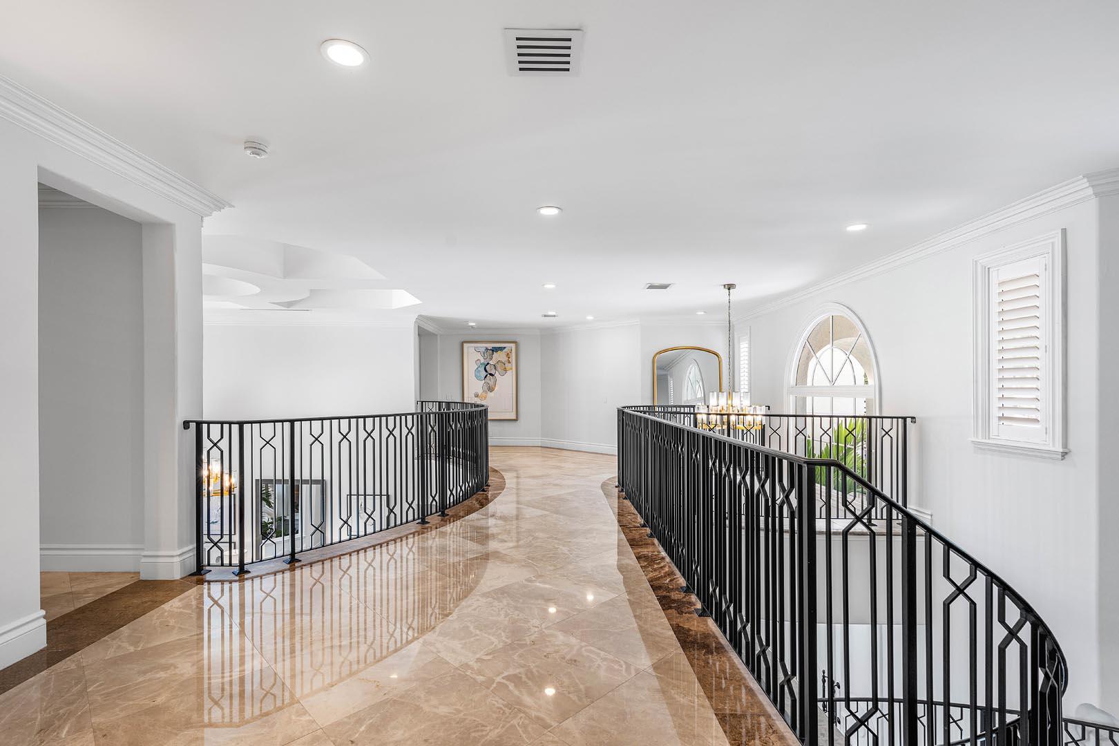 121 Royal Palm, Boca Raton FL 33432