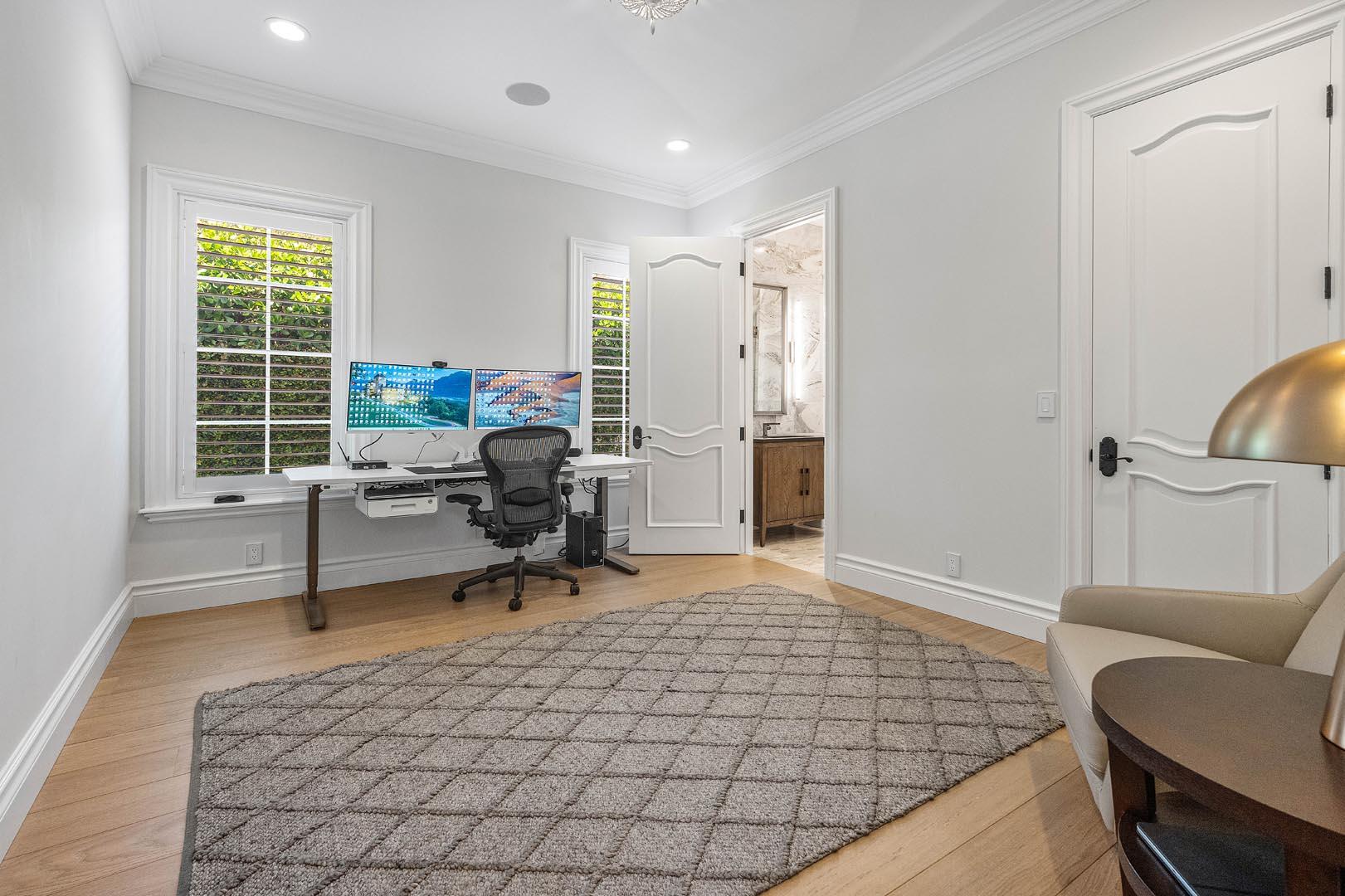 121 Royal Palm, Boca Raton FL 33432