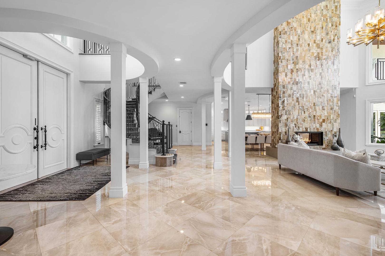 121 Royal Palm, Boca Raton FL 33432