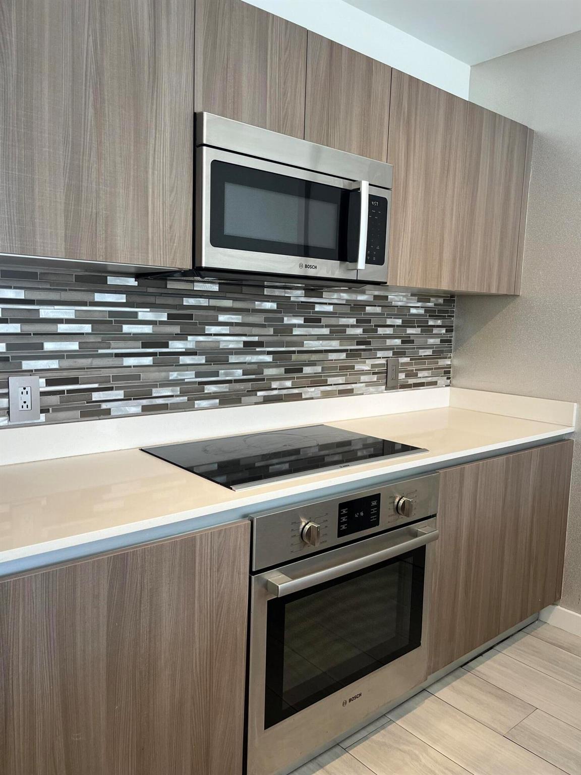 201 SW 17th Road #810, Miami FL 33129