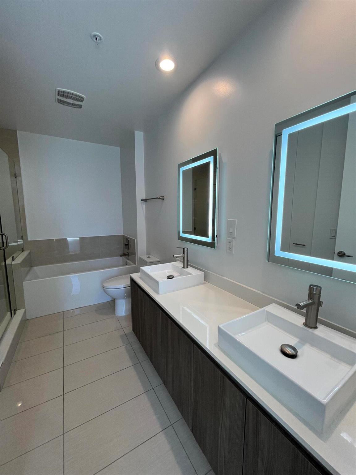 201 SW 17th Road #810, Miami FL 33129