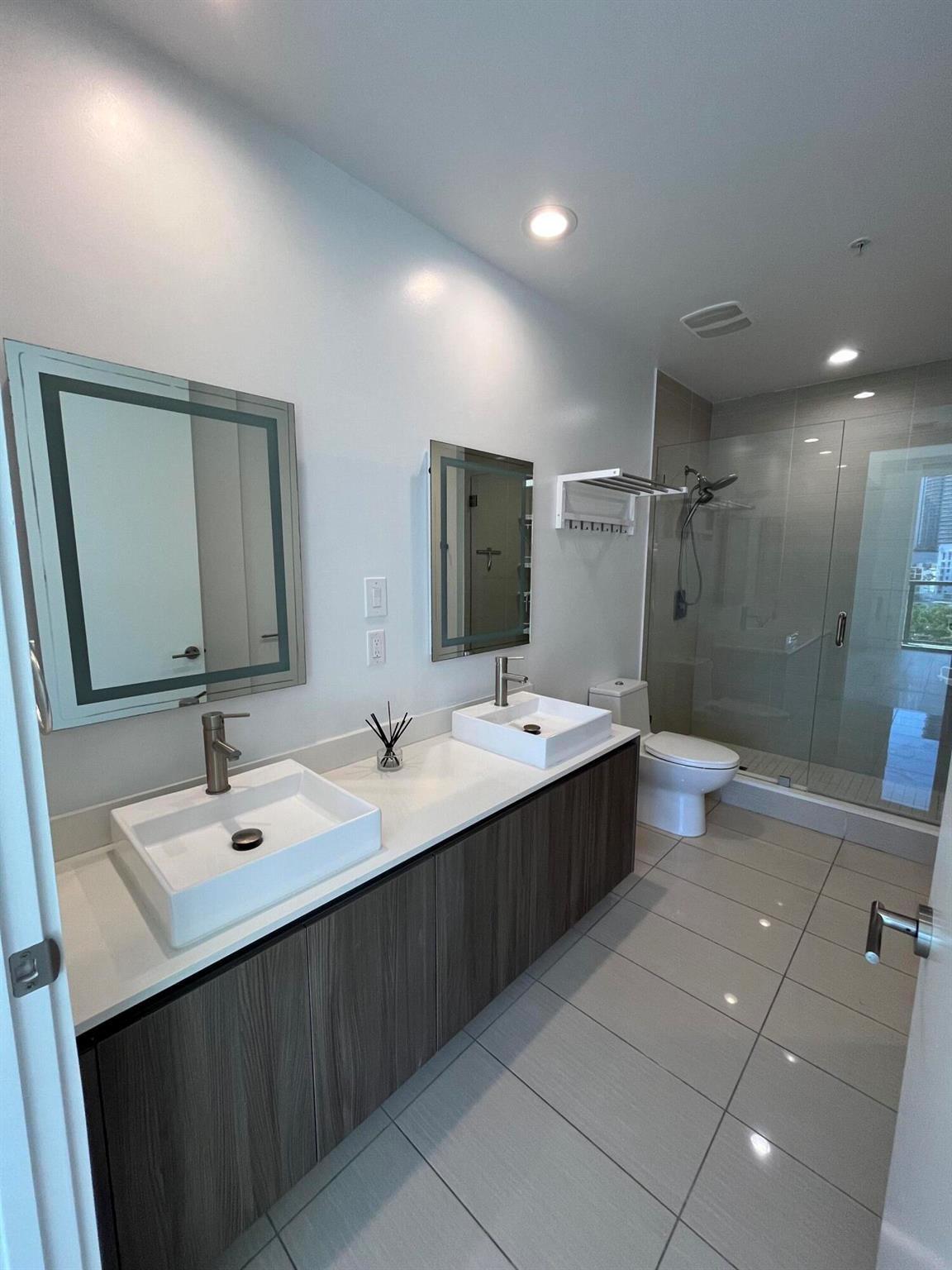 201 SW 17th Road #810, Miami FL 33129