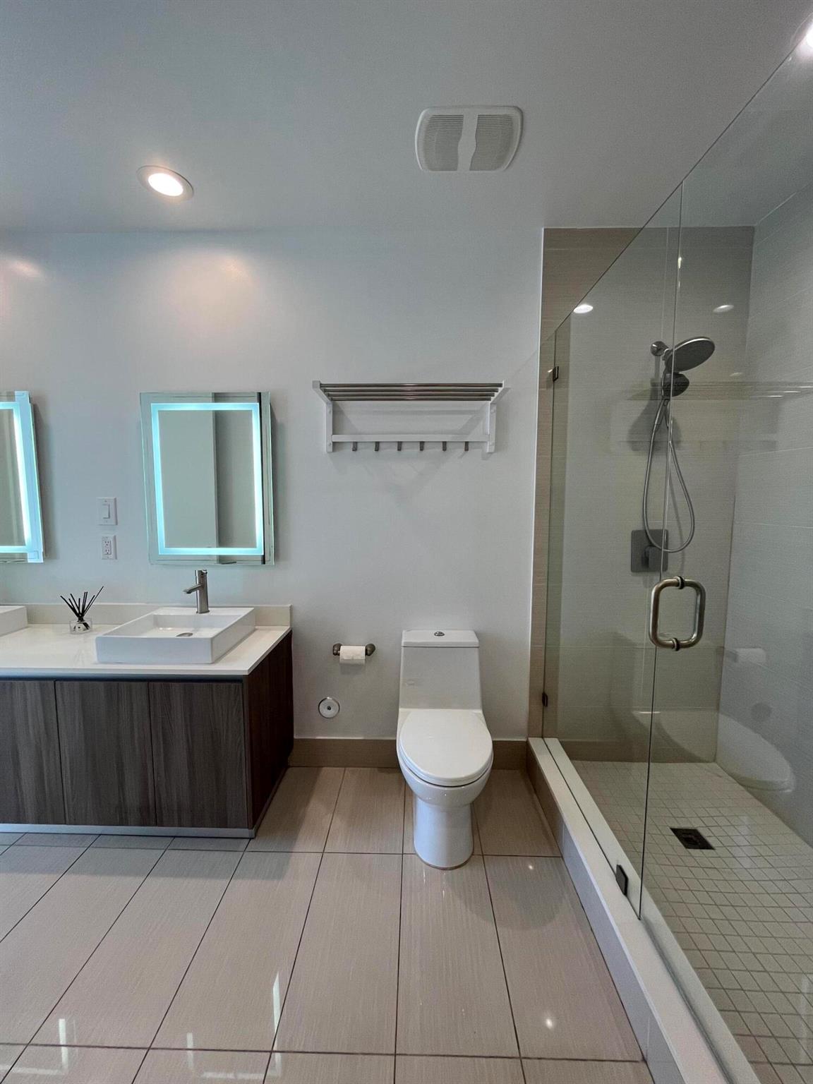 201 SW 17th Road #810, Miami FL 33129