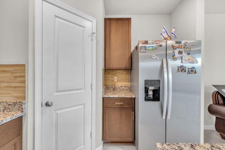 5688 Mentmore, Mangonia Park FL 33407