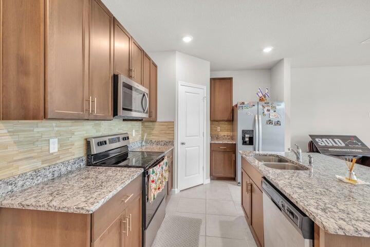5688 Mentmore, Mangonia Park FL 33407