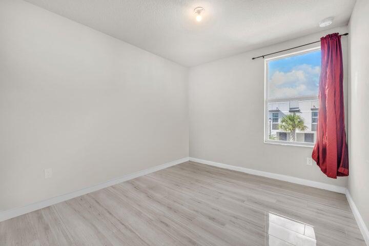 5688 Mentmore, Mangonia Park FL 33407