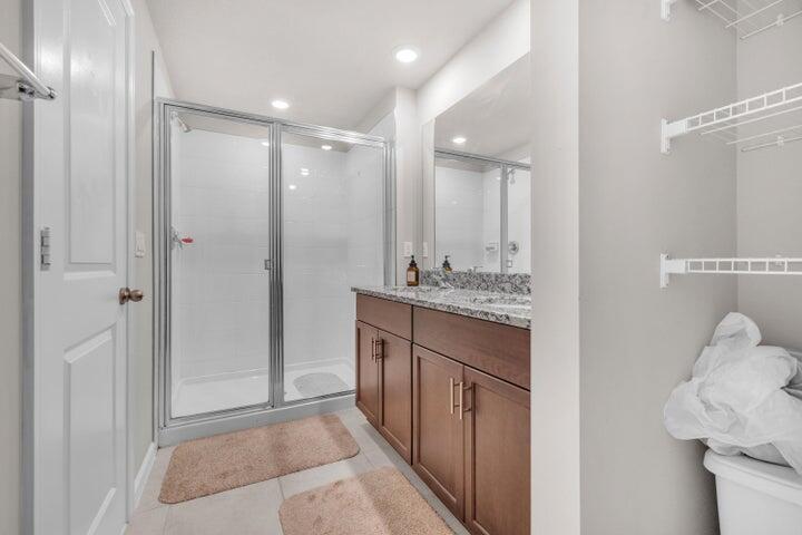 5688 Mentmore, Mangonia Park FL 33407