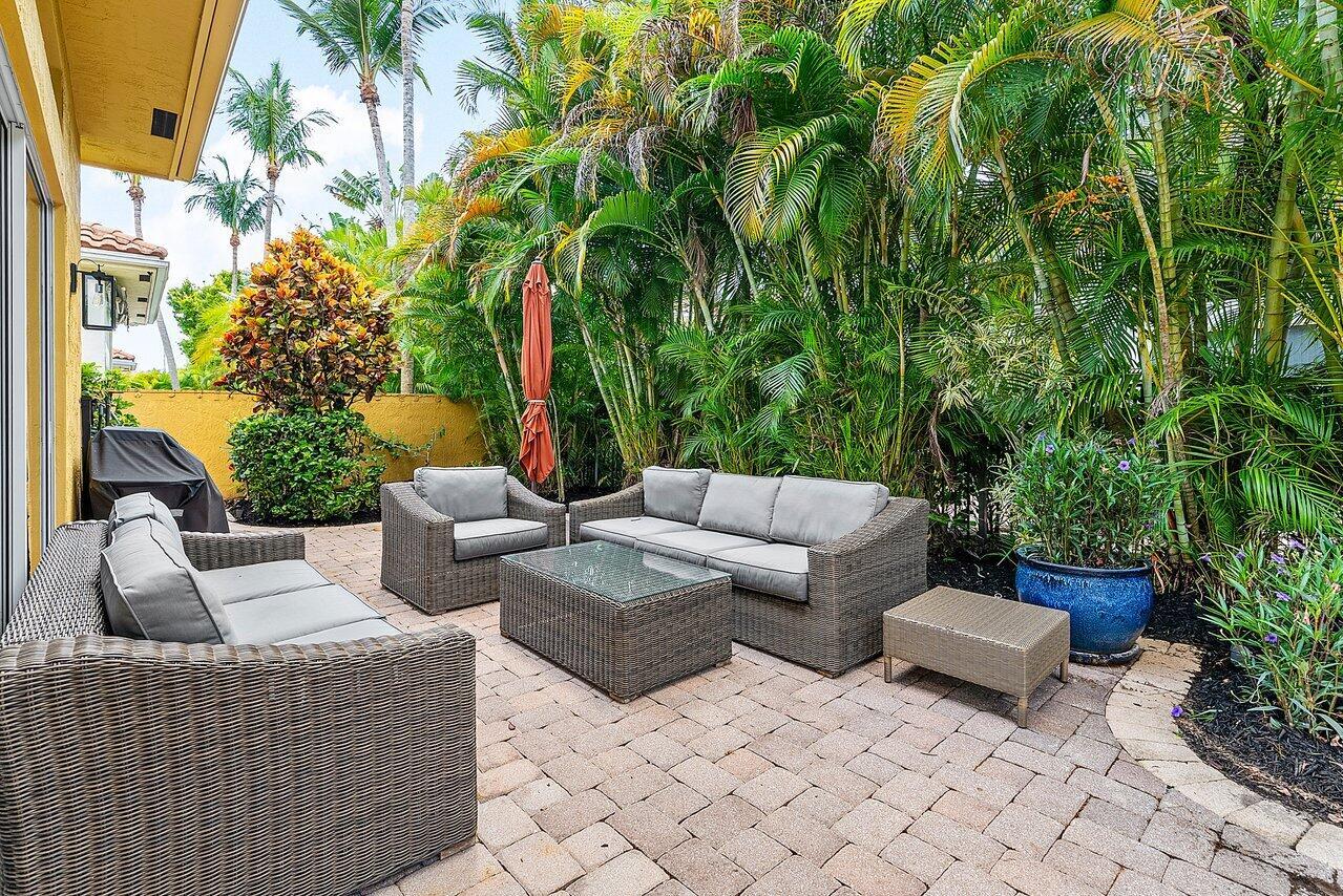 7094 Via Mediterrania, Boca Raton FL 33433