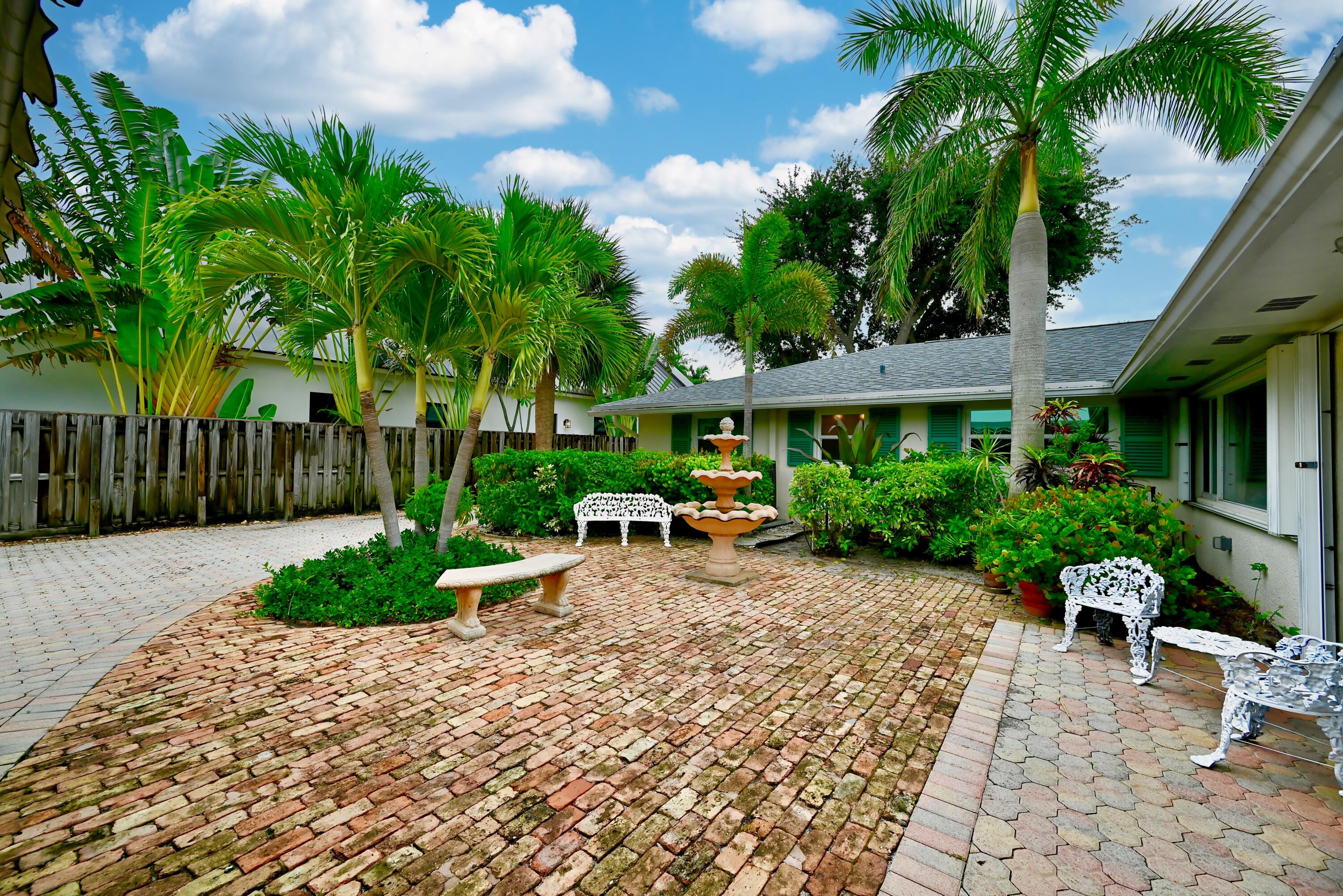 129 Alhambra, West Palm Beach FL 33405