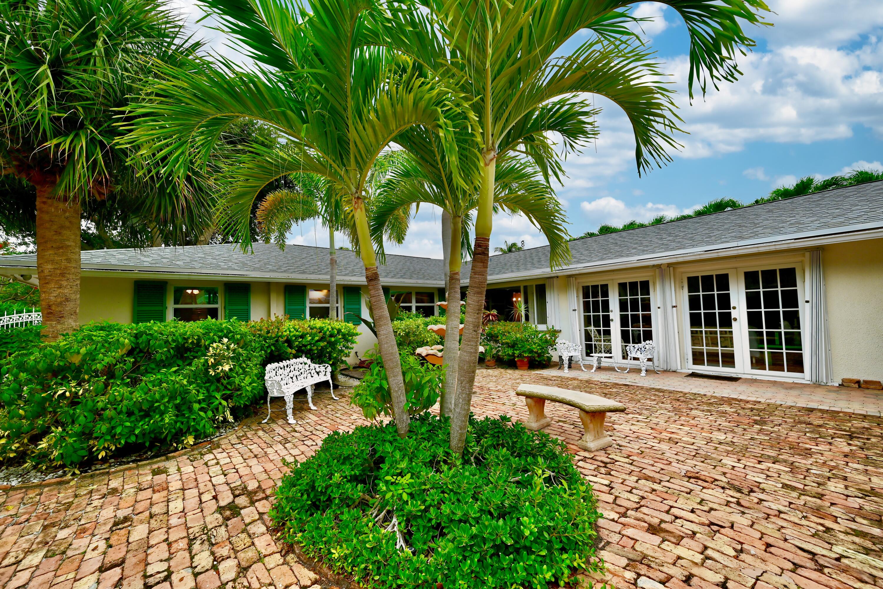 129 Alhambra, West Palm Beach FL 33405