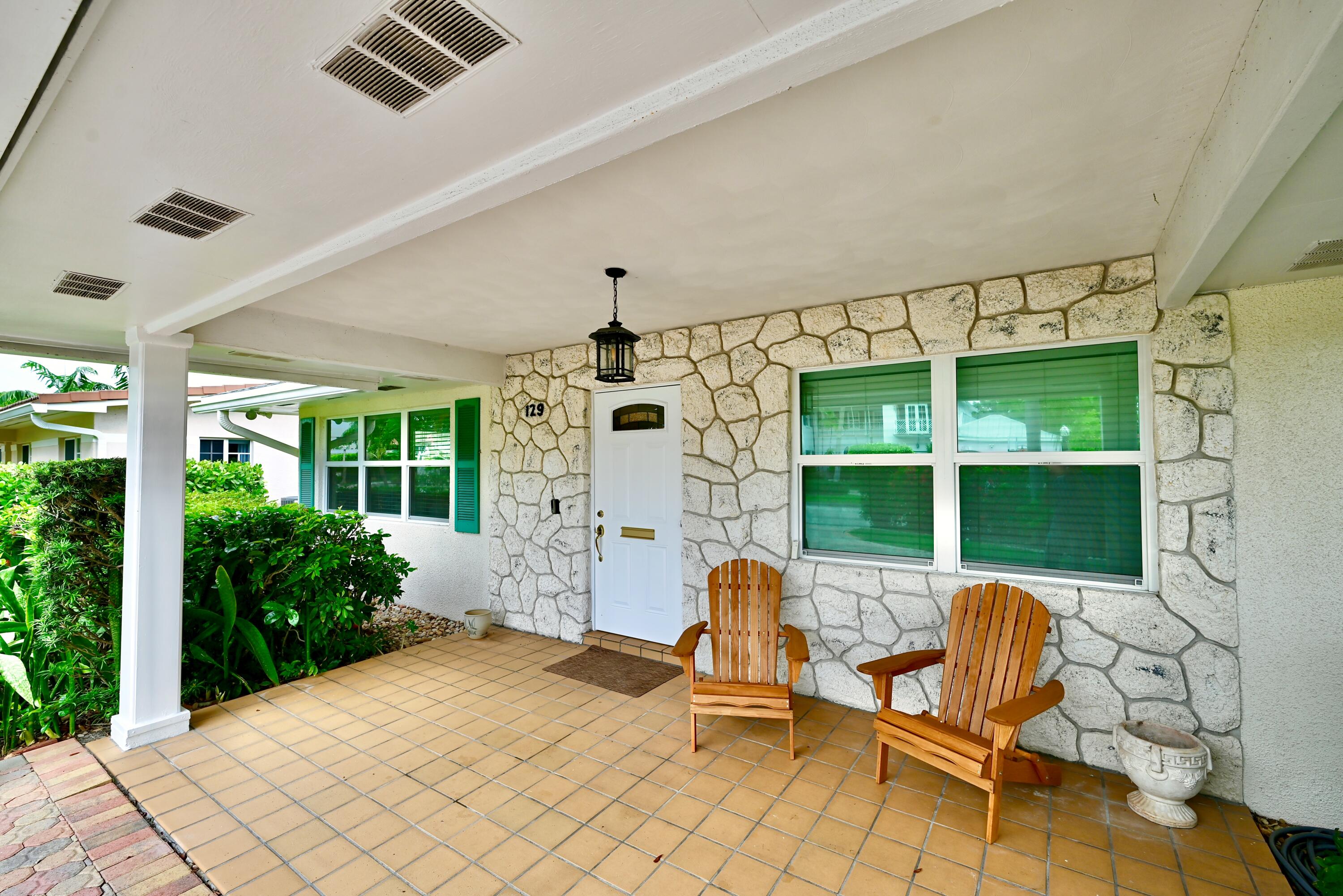 129 Alhambra, West Palm Beach FL 33405