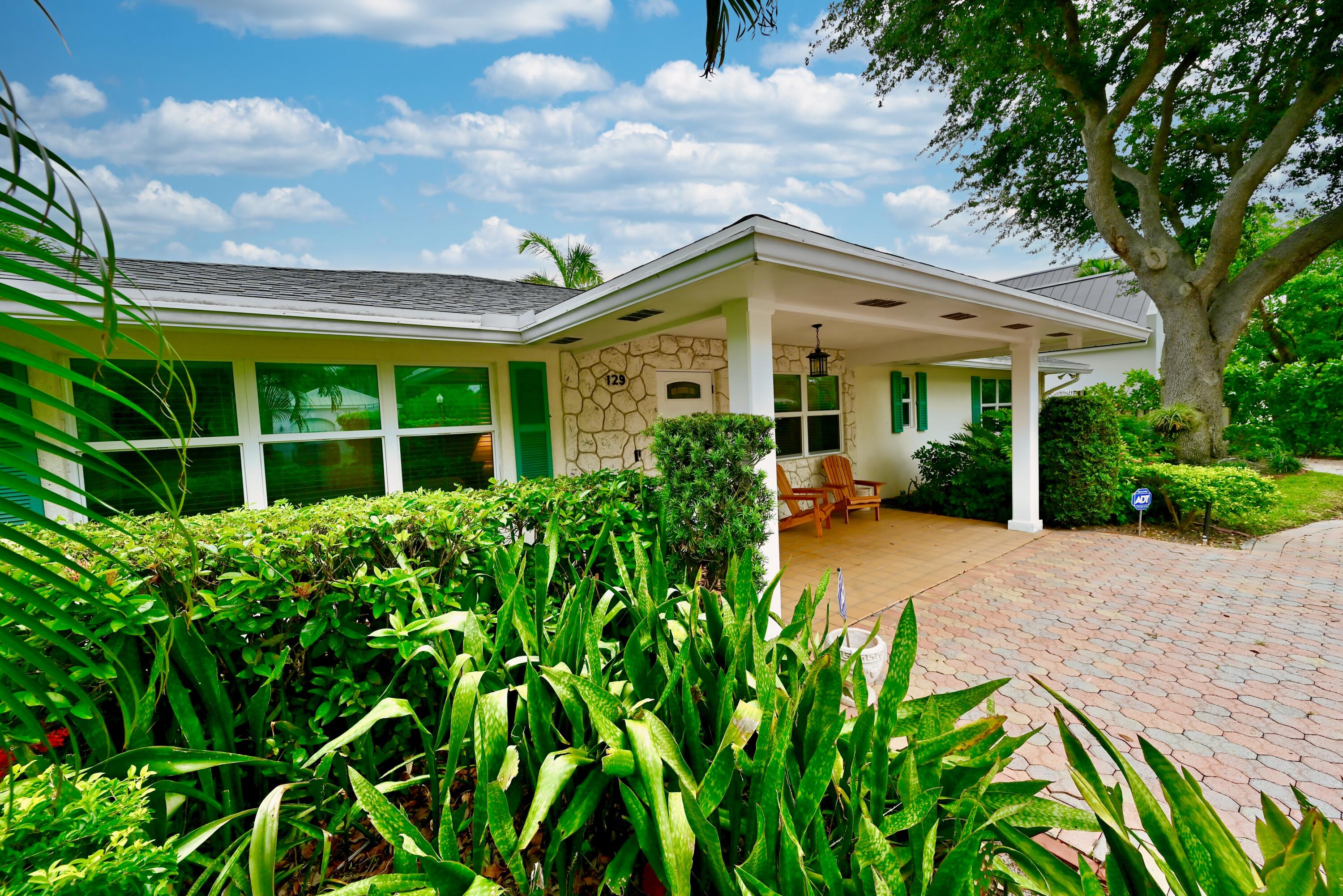 129 Alhambra, West Palm Beach FL 33405