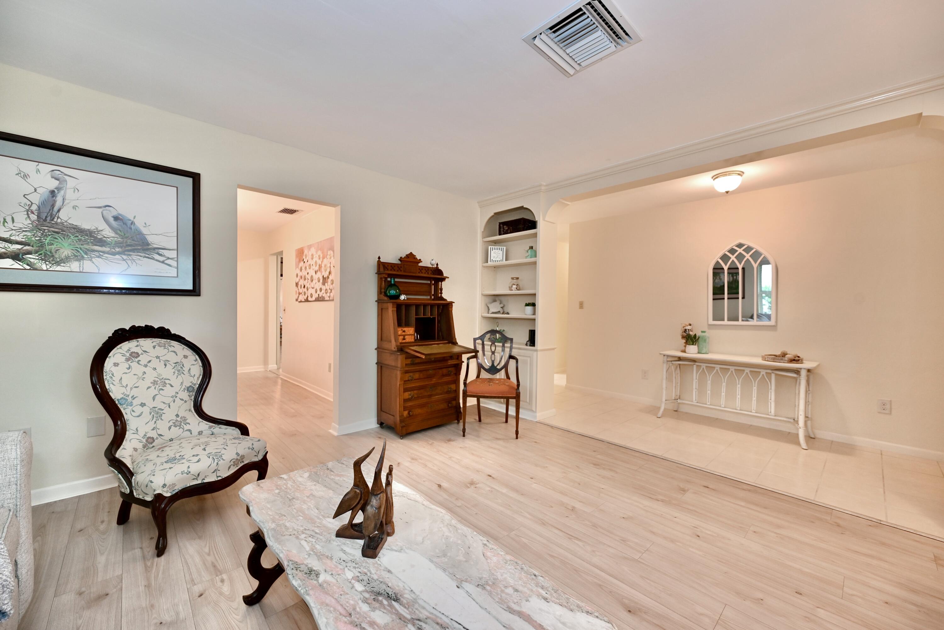 129 Alhambra, West Palm Beach FL 33405