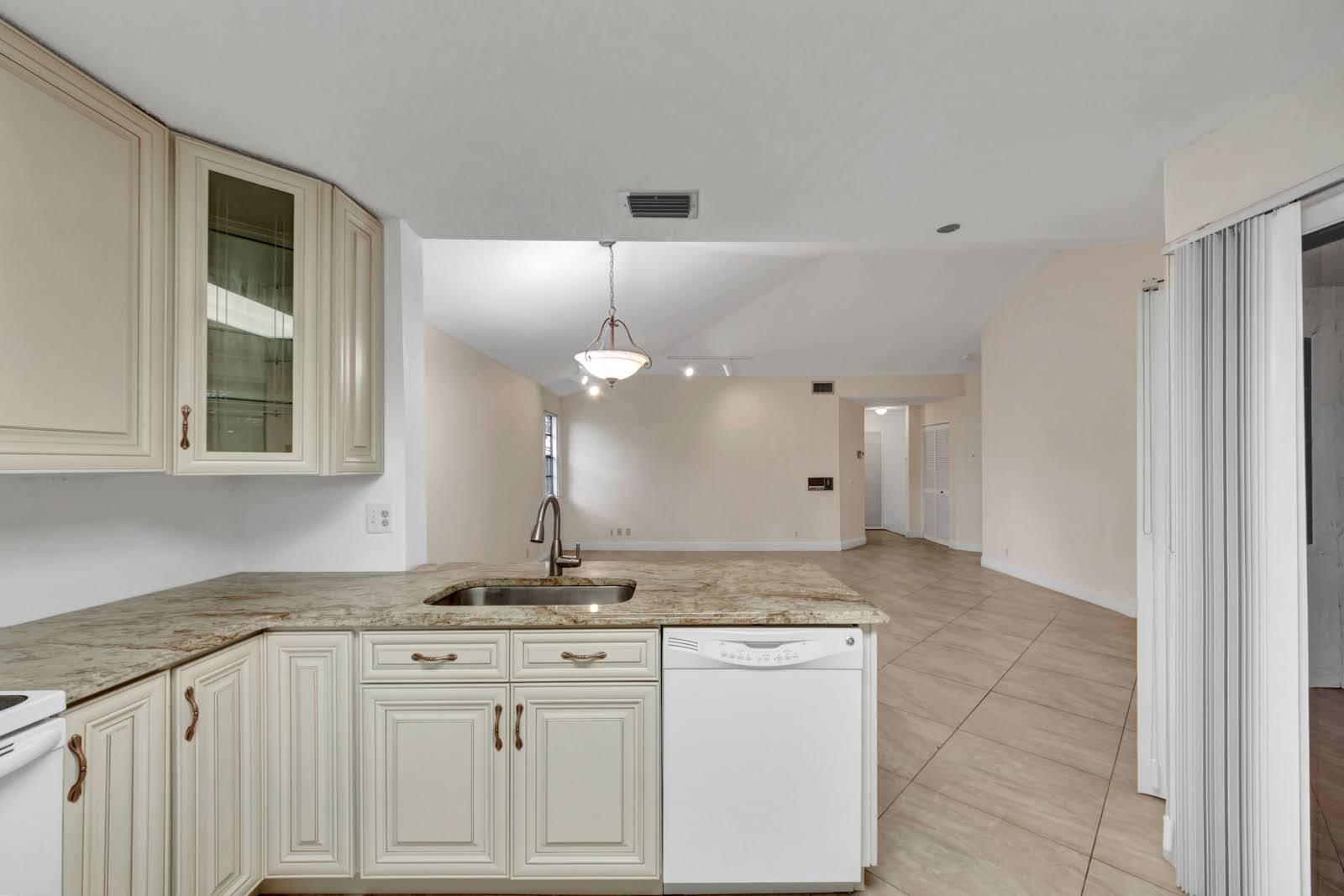 6698 Montego Bay #F, Boca Raton FL 33433