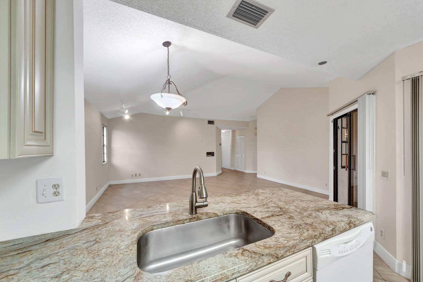 6698 Montego Bay #F, Boca Raton FL 33433