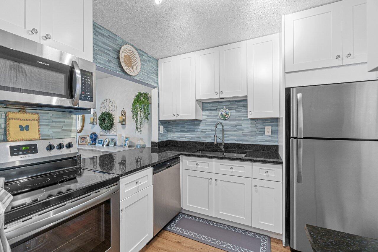 2855 S Garden #211, Lake Worth FL 33461