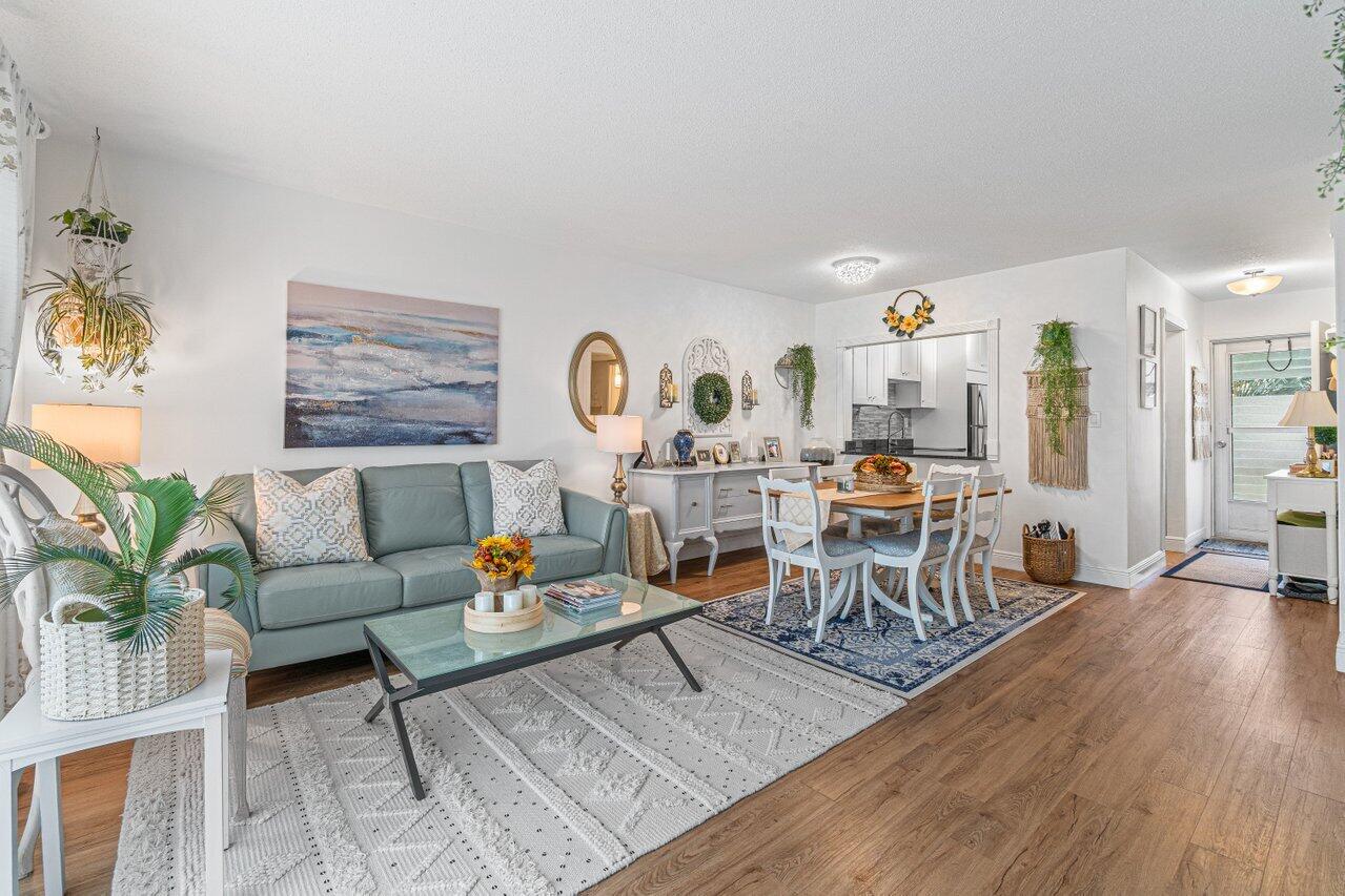 2855 S Garden #211, Lake Worth FL 33461