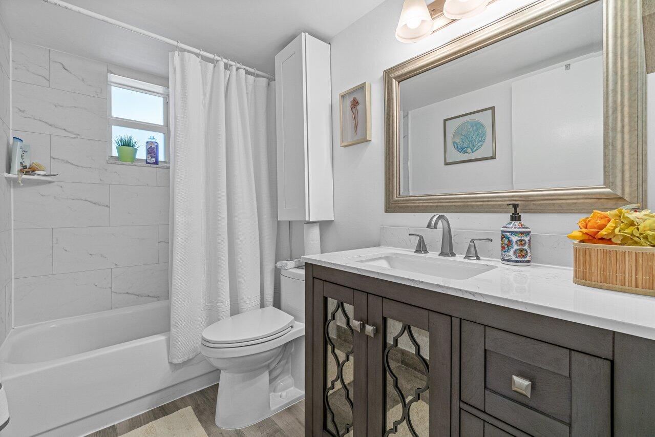 2855 S Garden #211, Lake Worth FL 33461