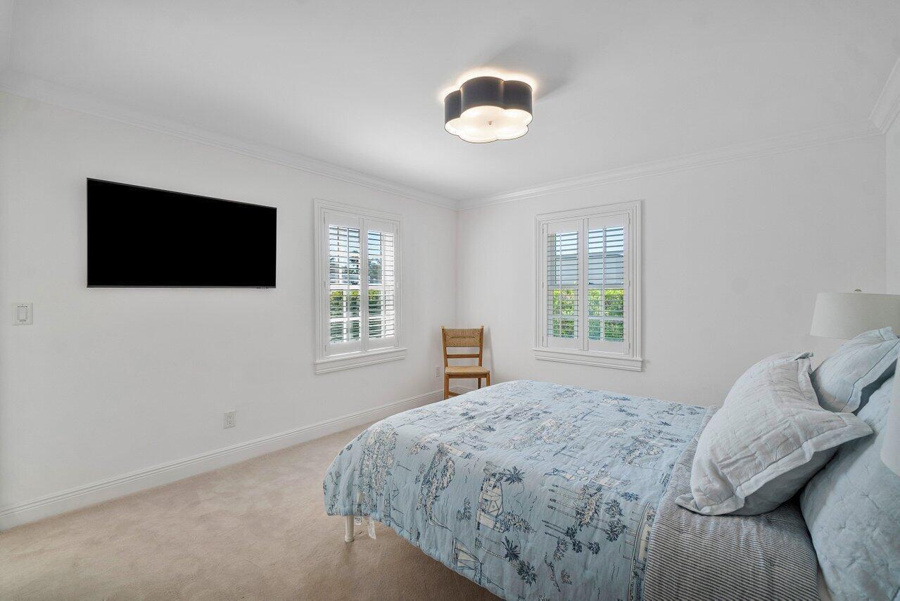 100 Regents Park, Palm Beach FL 33480